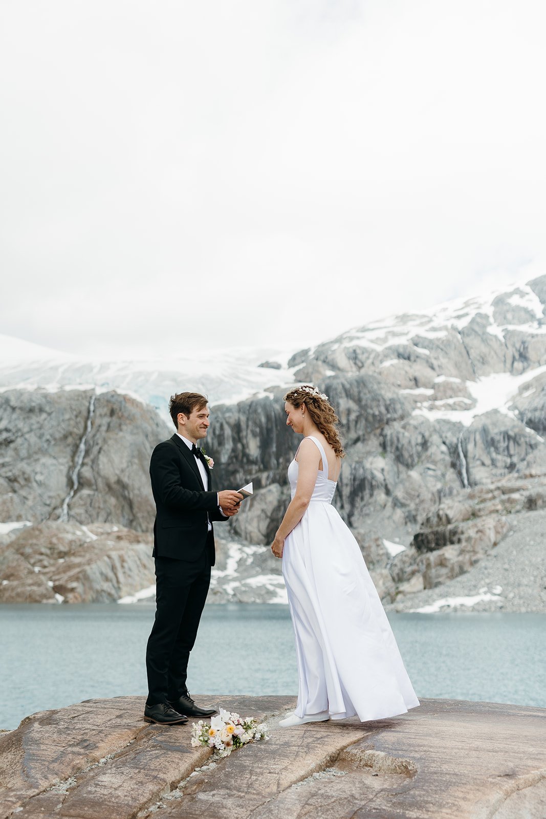 madison-ellen-elopement-sneak-peeks-012_websize (1).jpg