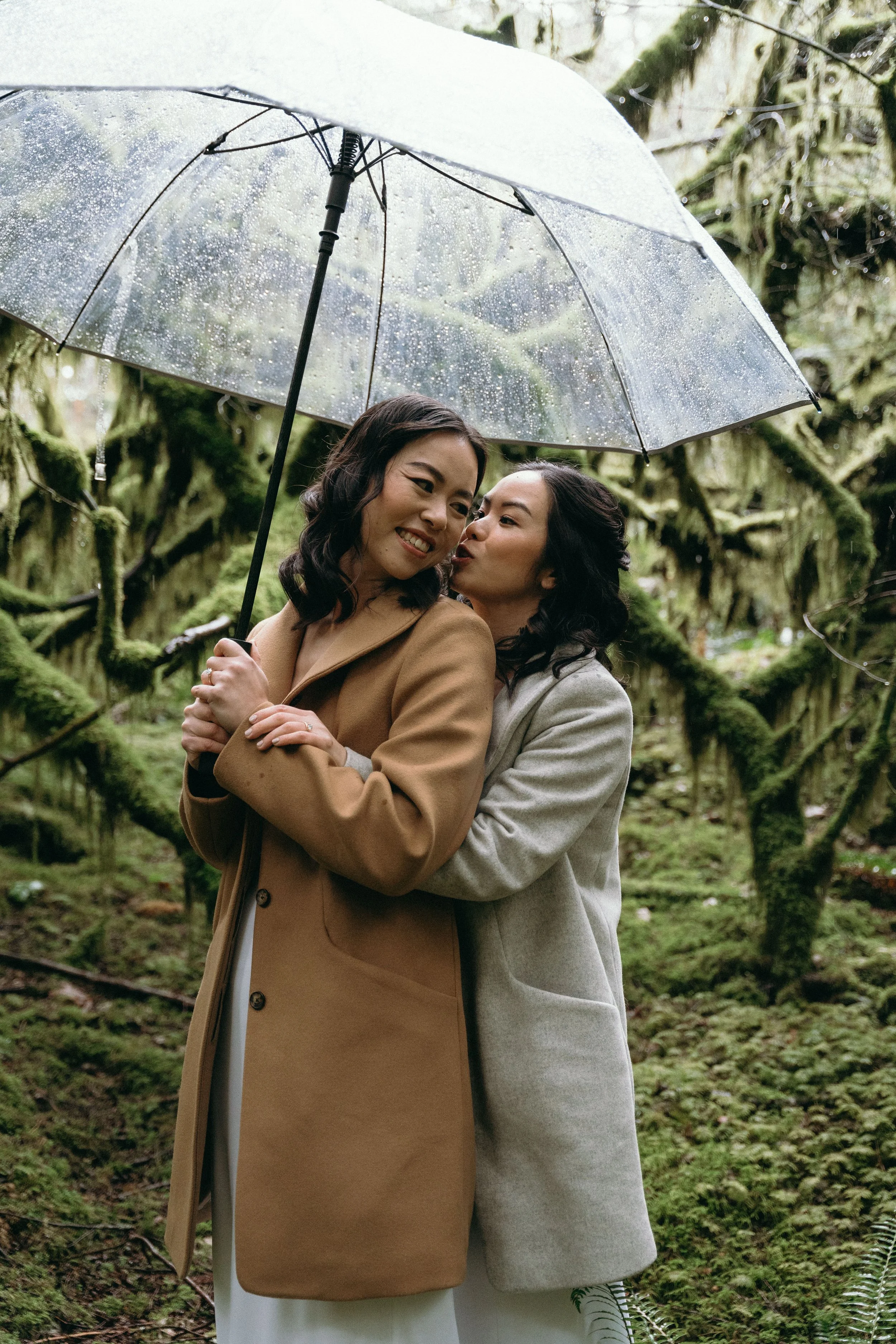 A Rainy Squamish Elopement in the Forest: Real Couple’s Story
