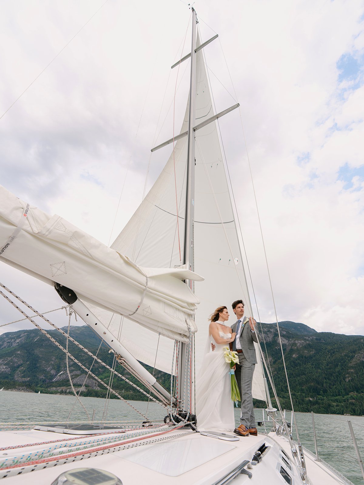 Sailboat Elopement in Squamish, BC: Your 2026 Guide to Getting Married on Howe Sound