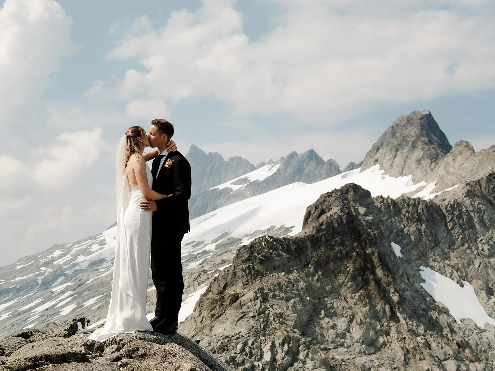 Helicopter&adventure-Elopement-squamish-whistler-vancouver-203_websize.jpg