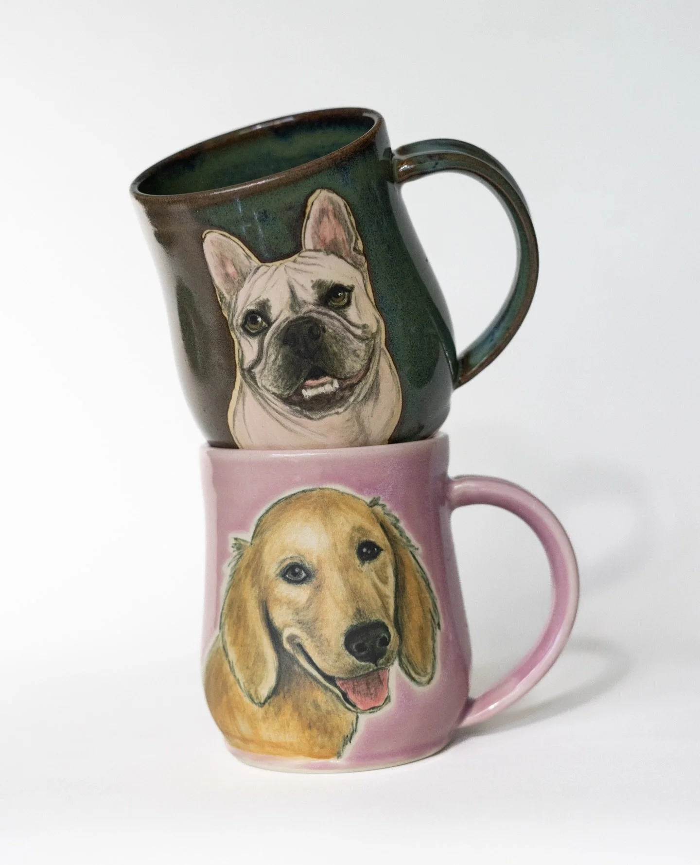 Toby and Indy 🐶🐶 Loved painting these 2 lil brothers, and also loved getting an update of the dogs meeting the mugs (swipe for the photos) ☺️ thank you so much Emilie! ❤️

🐶🐶
#petportrait #dogmug #dogportraitmug #handmadepottery #underglazepainti