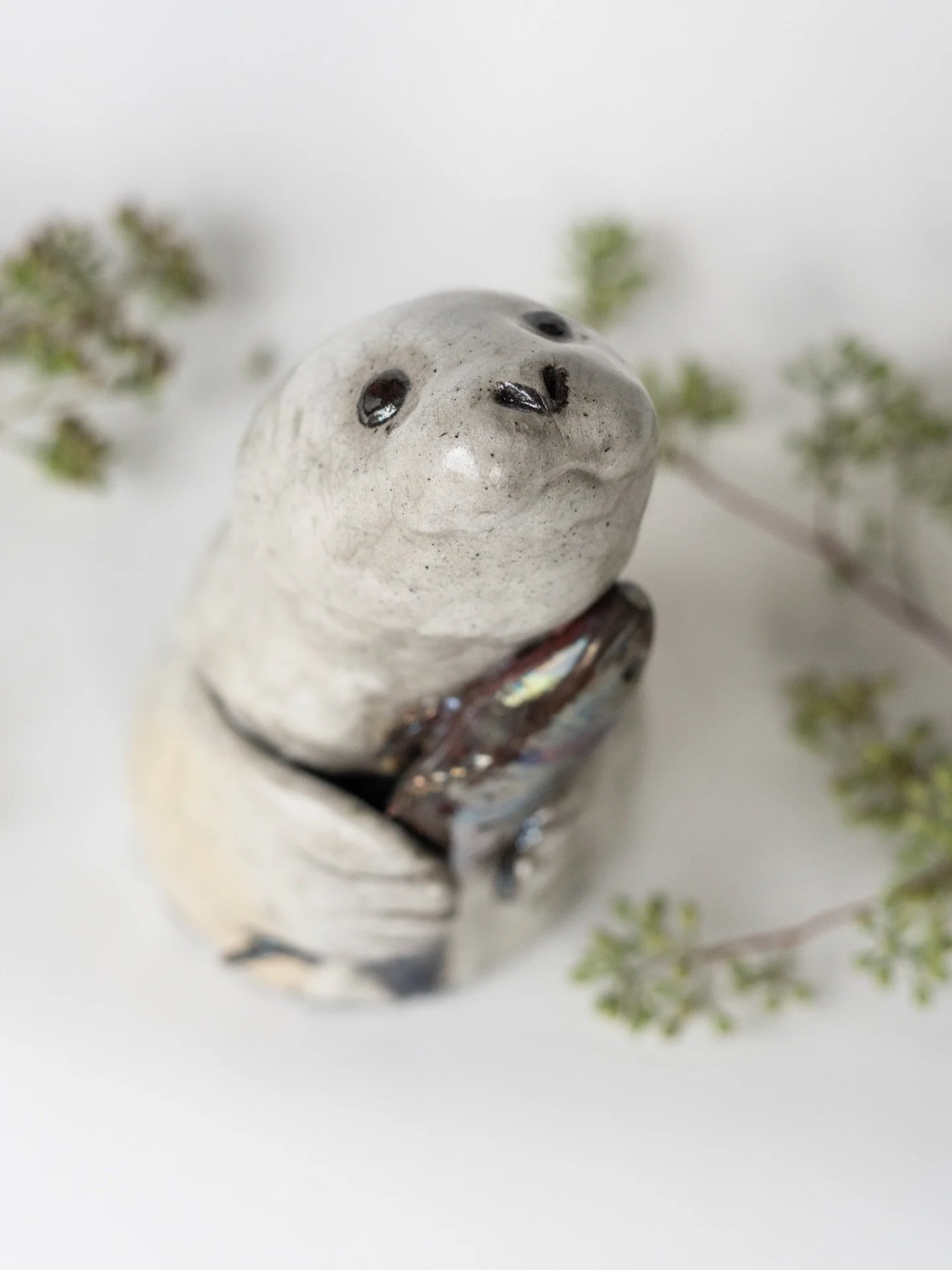 And just like this seal clutching his precious rainbow trout, here I am, treasuring the memories and all the beautiful connections this craft has brought me in 2025 ✨ 
Sometimes I imagine that this whole pottery thing that I&rsquo;m doing is its own 