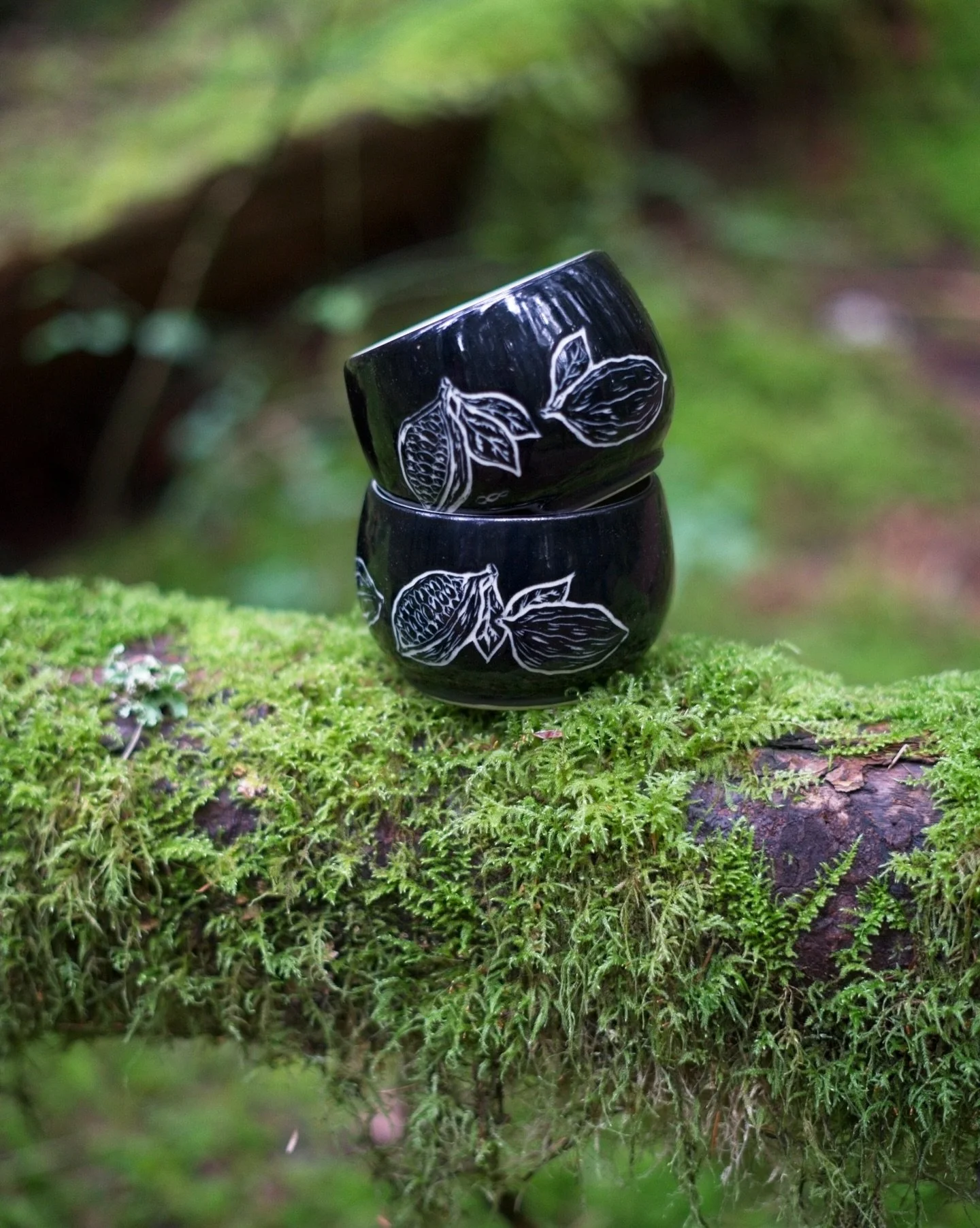 Cacao cups for @thegoodchocolatier return 🍫
All individually and carefully carved by hand ❤️

Years ago, Mara from @thegoodchocolatier taught me what makes a chocolate good, that it can be healthy, and how to enjoy it. It changed how I think about i