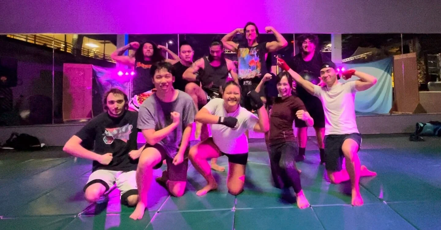 MUAY THAI 4 NOOBZ!!! This that kaioken flex you got when you&rsquo;ve been workin hard, getting strong, and learning new technique!!!

Thursday night at 8 pm, at Kazaxe! 

Dm to confirm your spot 🙏🏽

#casanamimuaythai #casanami #muaythai #nakmuay #