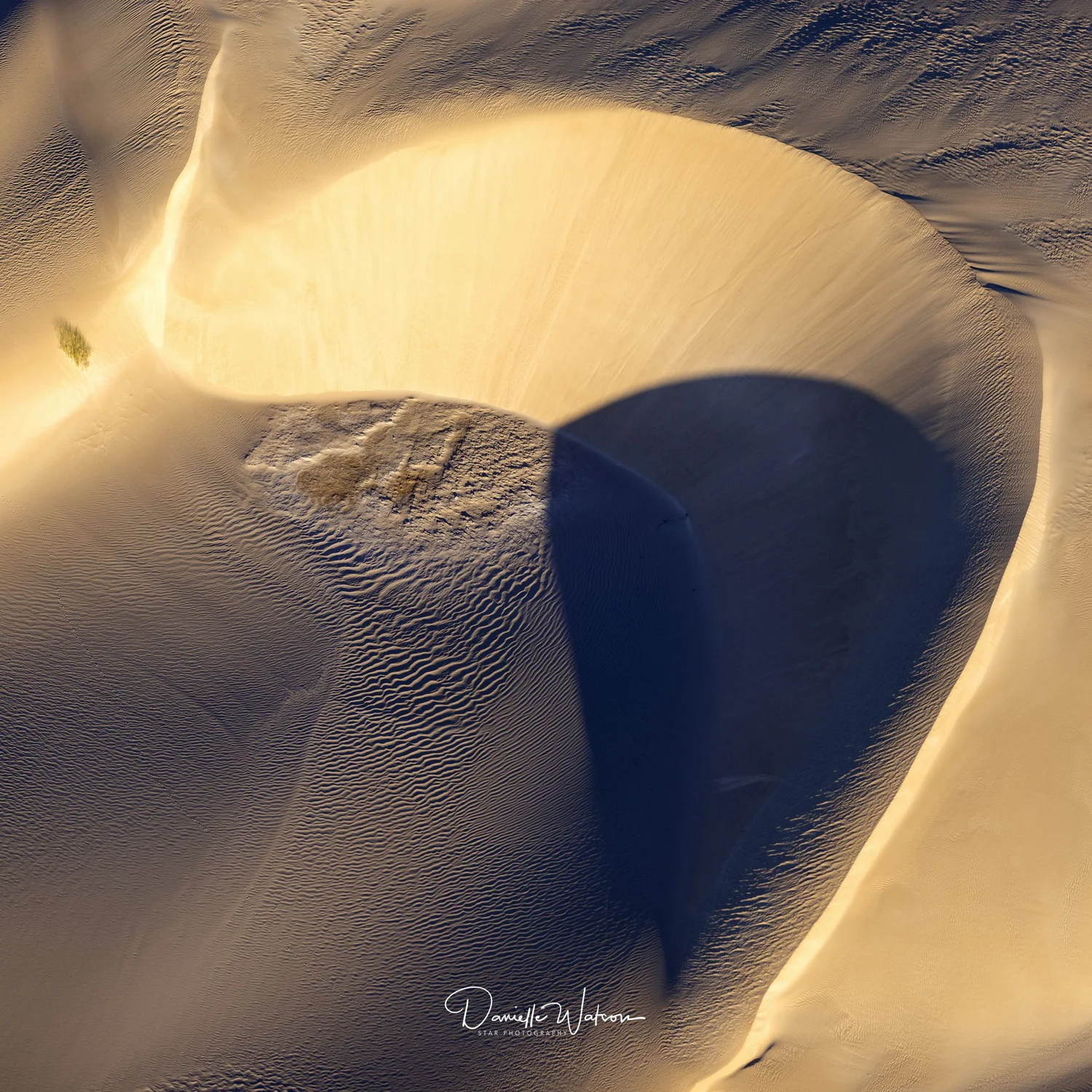 Sand patterns in Shark Bay from above