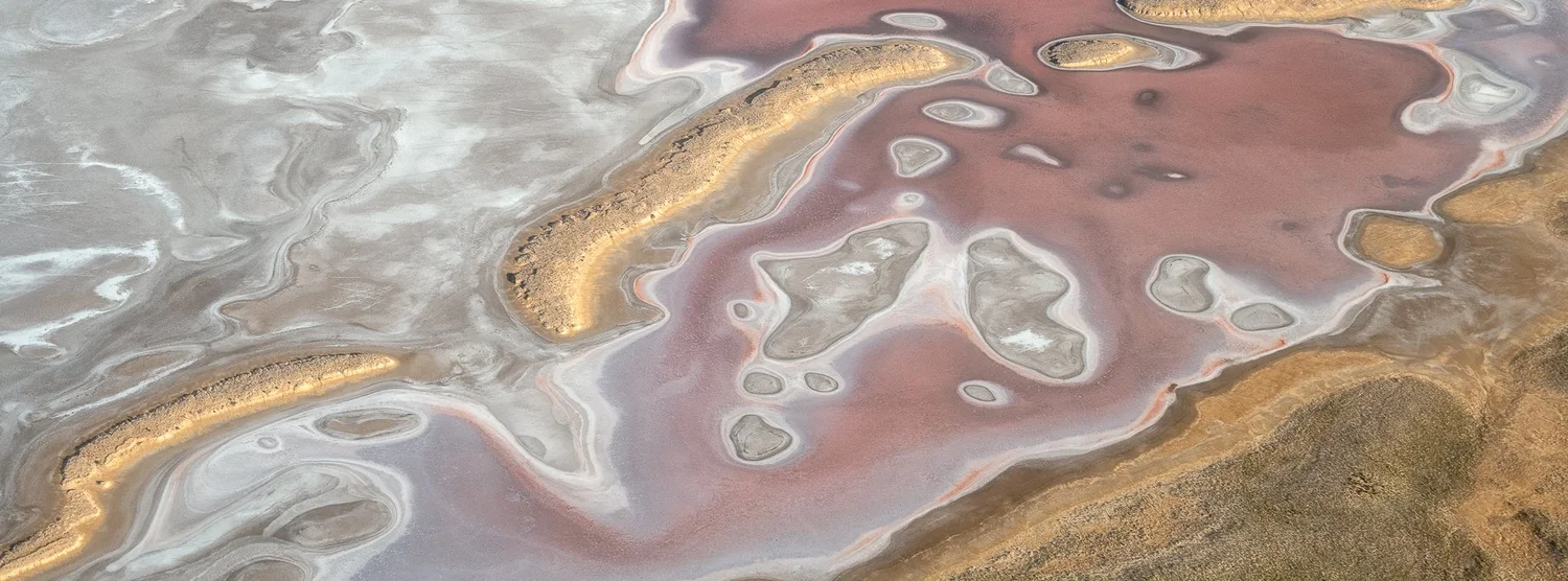 Salt crust patterns from the air