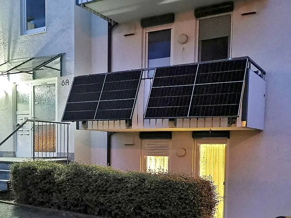‘Balcony solar’ and plug‑in systems could help cut your energy costs. But only if rules&nbsp;change