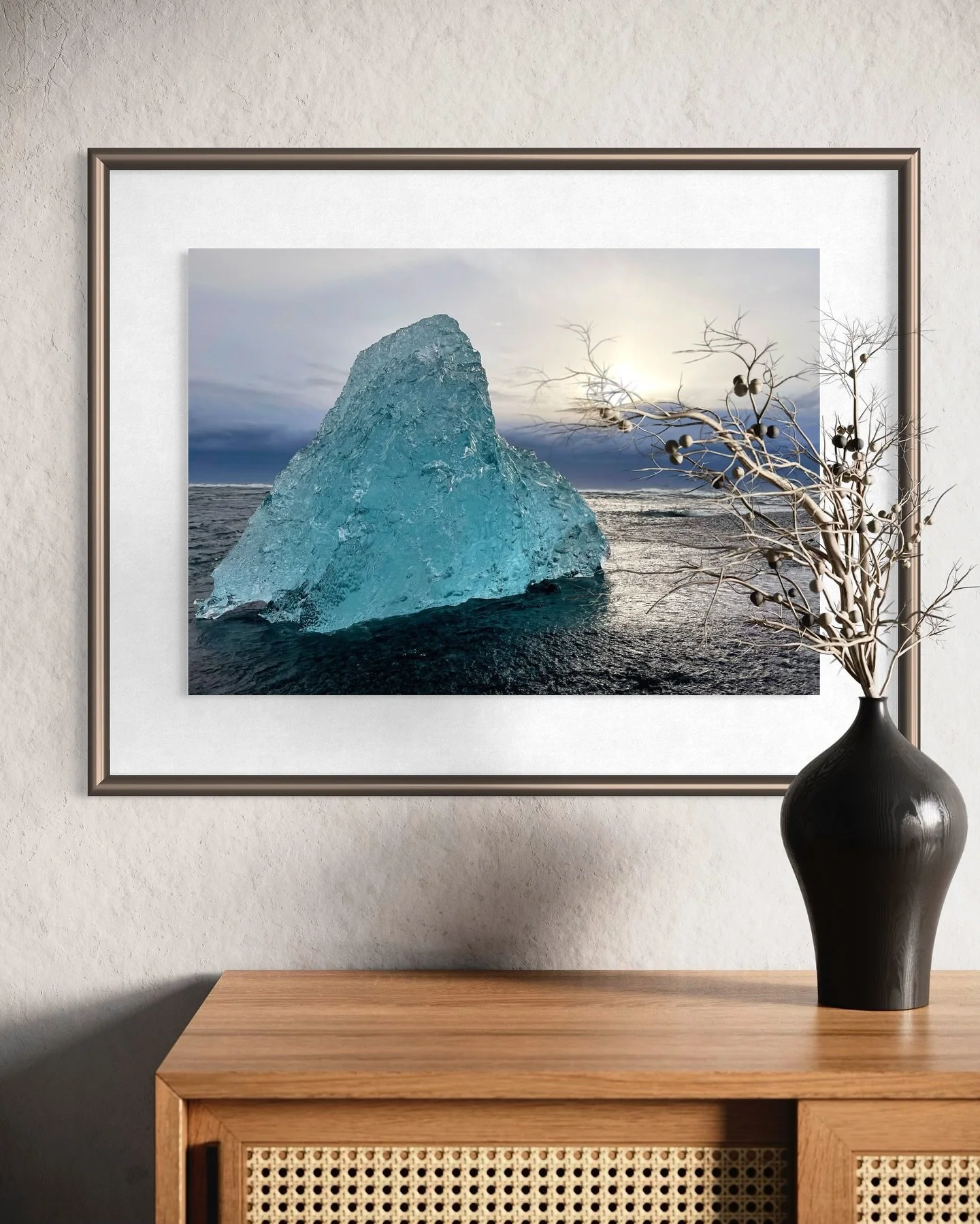 Giving focus to another of my favourite shots taken during my time in Iceland, which has been shortlisted for the limited run of printed artworks. 

J&ouml;kuls&aacute;rl&oacute;n, otherwise known as Diamond Beach, is a magical place along the south 