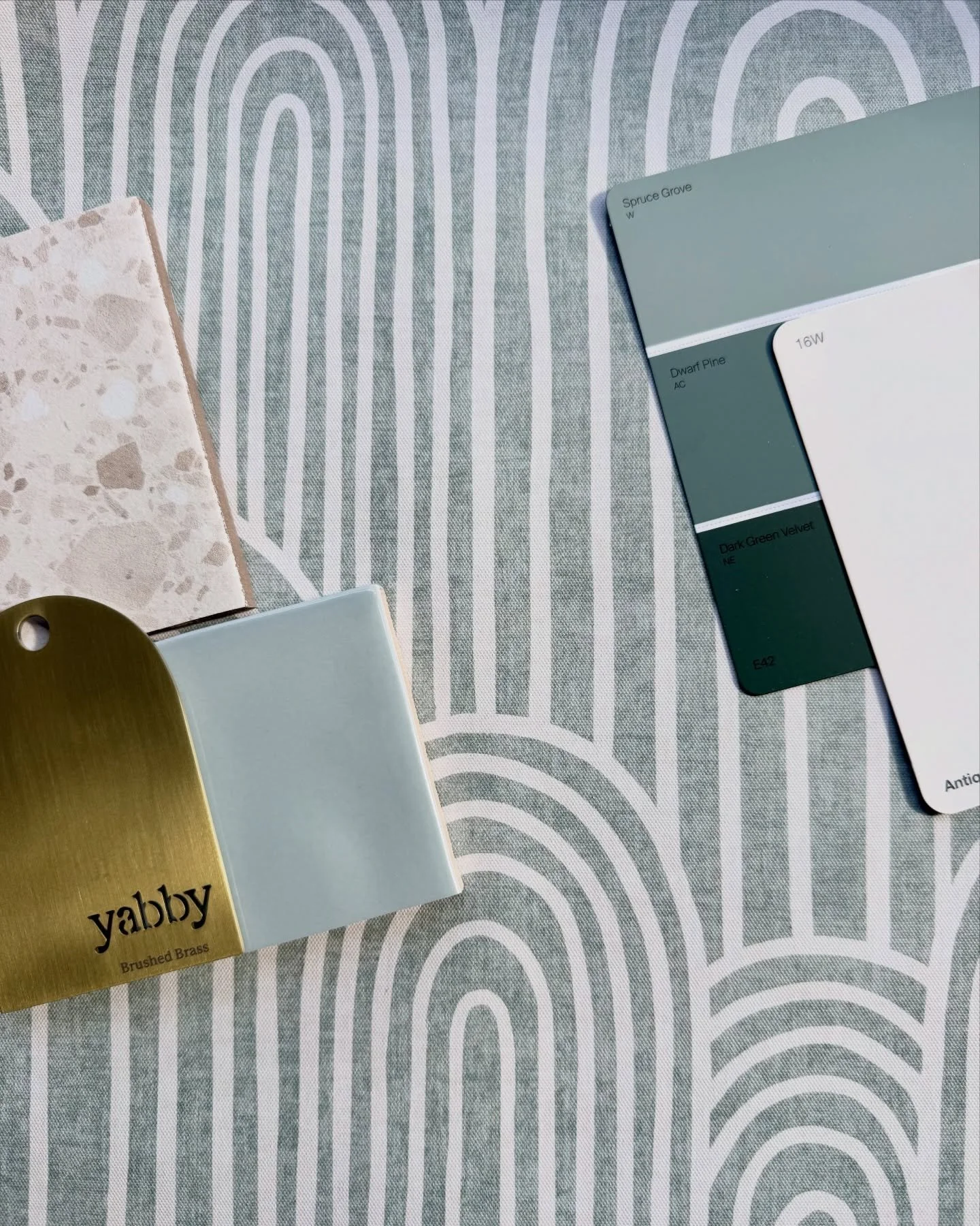 That moment of excitement when the wallpaper sample for your client&rsquo;s master suite arrives and you just love it so much 🫶🏼

Intended for a focal wall in the master with complimentary tones carrying through to the en-suite, this delightful des