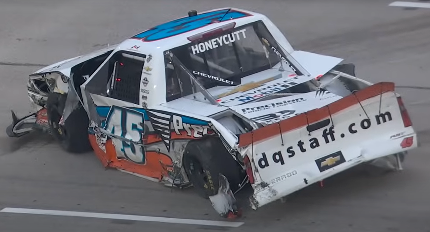 TRUCKS: Kaden Honeycutt’s Texas throwback annihilated in brutal grass-inflicted crash