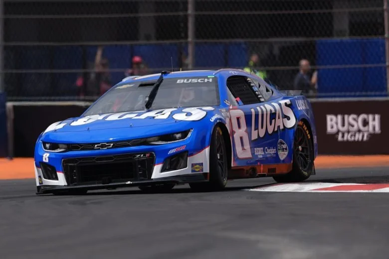 CUP: Lock-up during Mexico City’s rainy opening laps sends Kyle Busch careening into last place