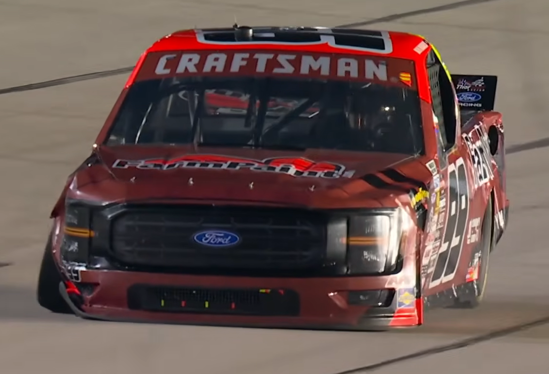 TRUCKS: Early contact with Ankrum leads to flat tire, hard hit for Ben Rhodes