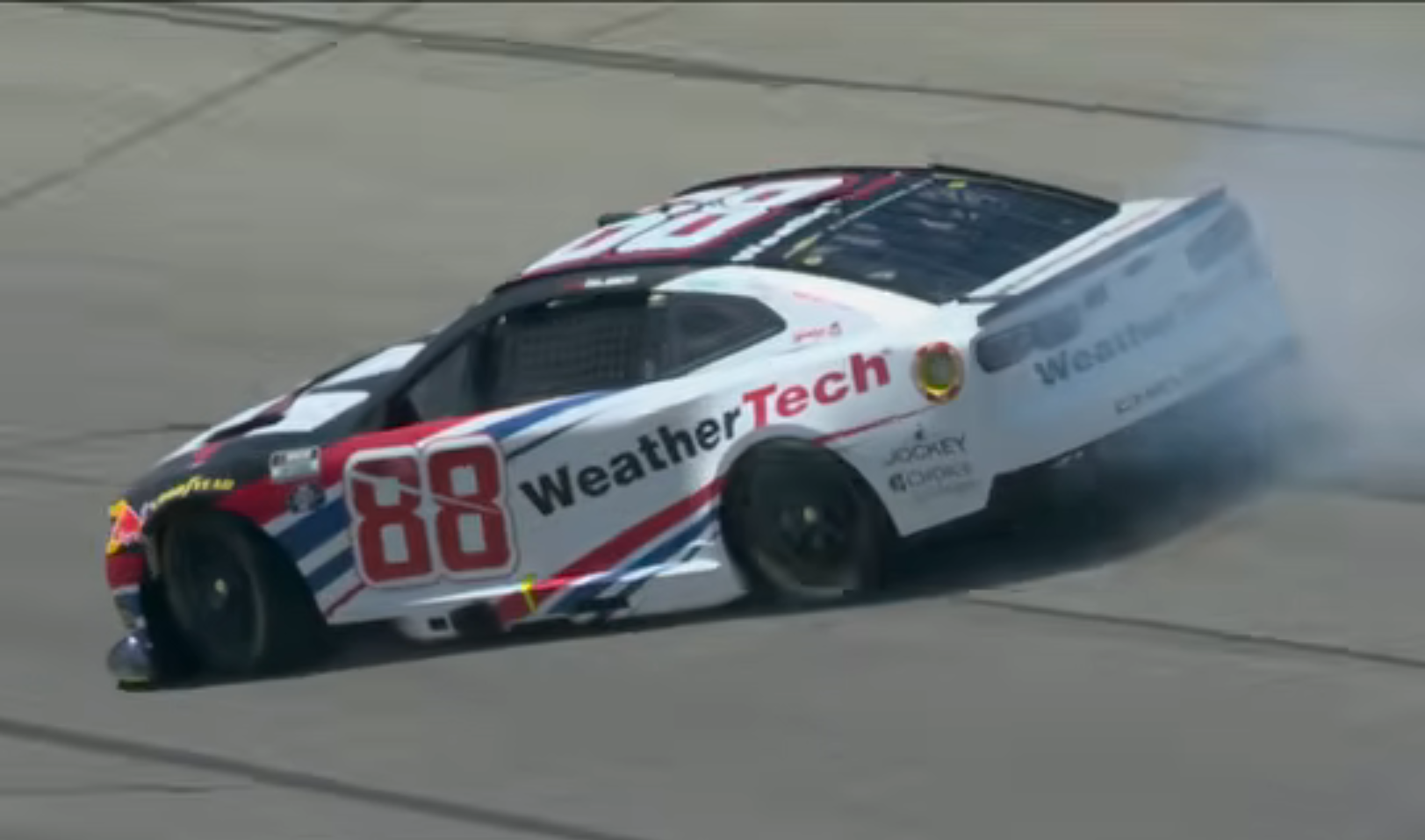 CUP: Loose car hands Connor Zilisch third consecutive last-place finish