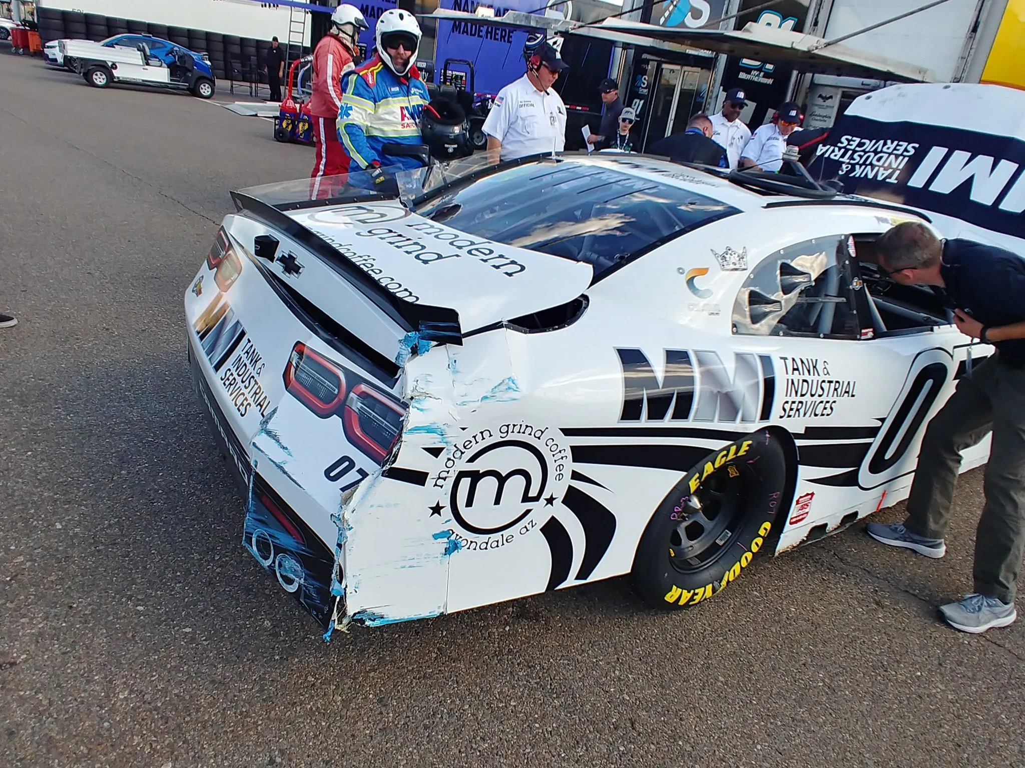 XFINITY: Patrick Emerling collected in early Phoenix wreck — LASTCAR.info