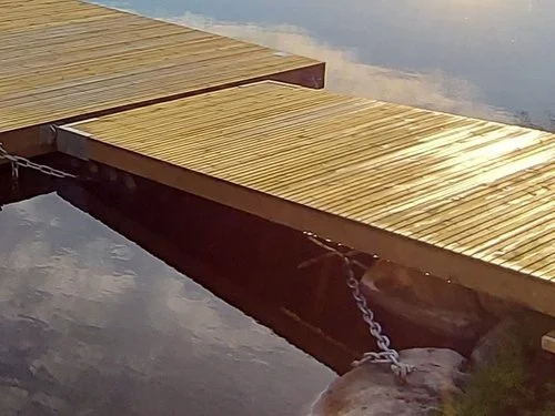 Rak landgång med flytelement