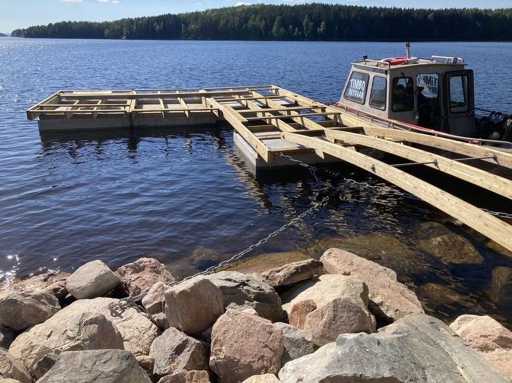Flytbrygga i Falun i sjön Runn