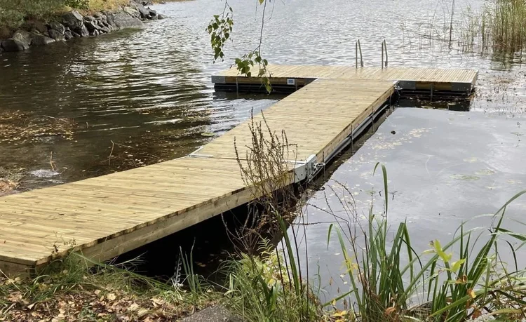 Flytbrygga, olika modeller hittar du här | Timbobryggan - flytbryggor ...