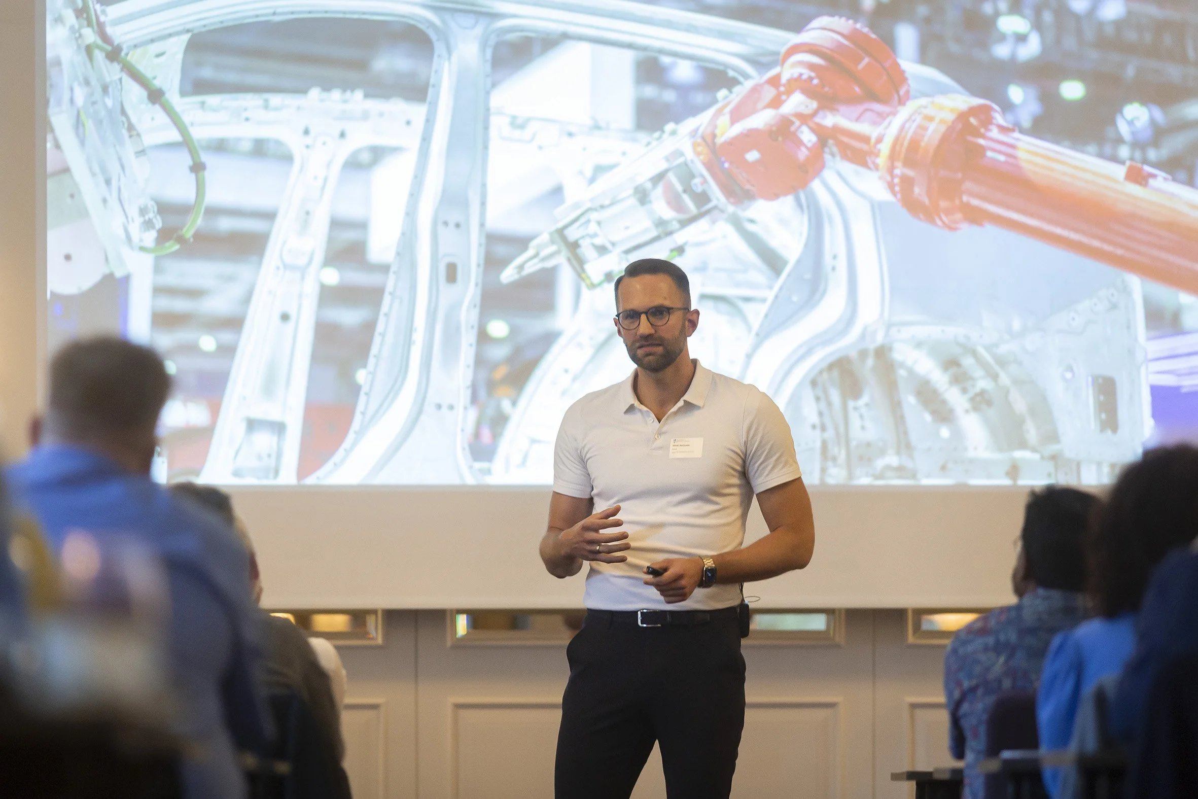 Aus der Automobilindustrie in die Pflege