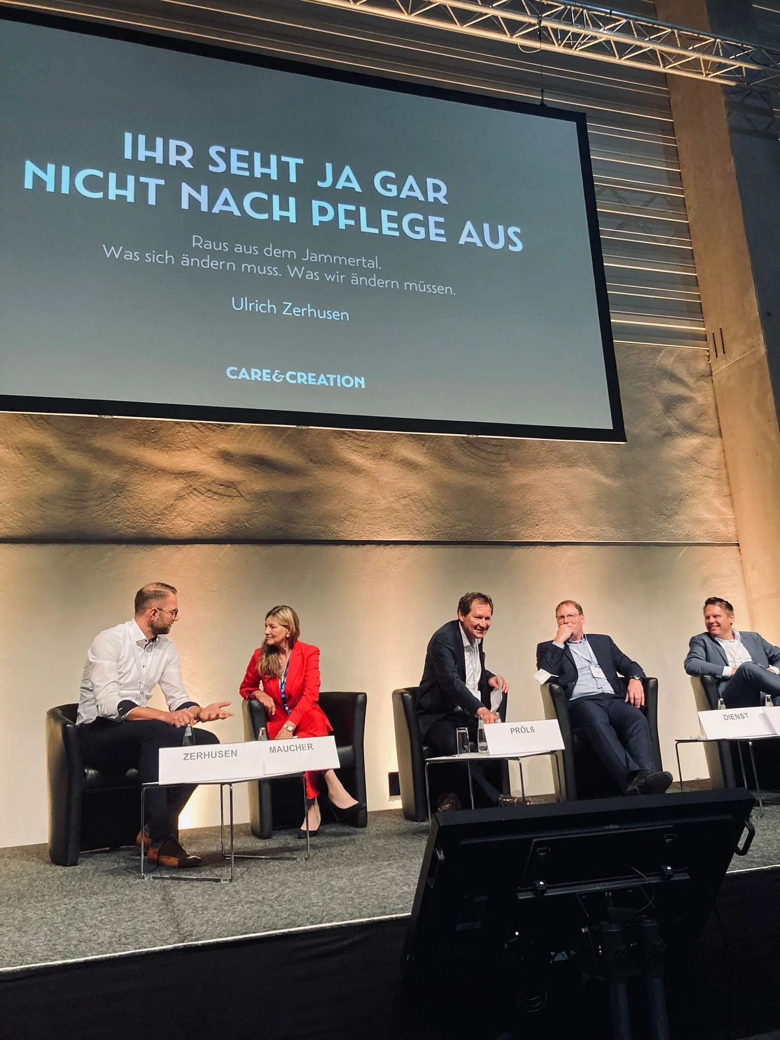 Image ist der erste Dominostein