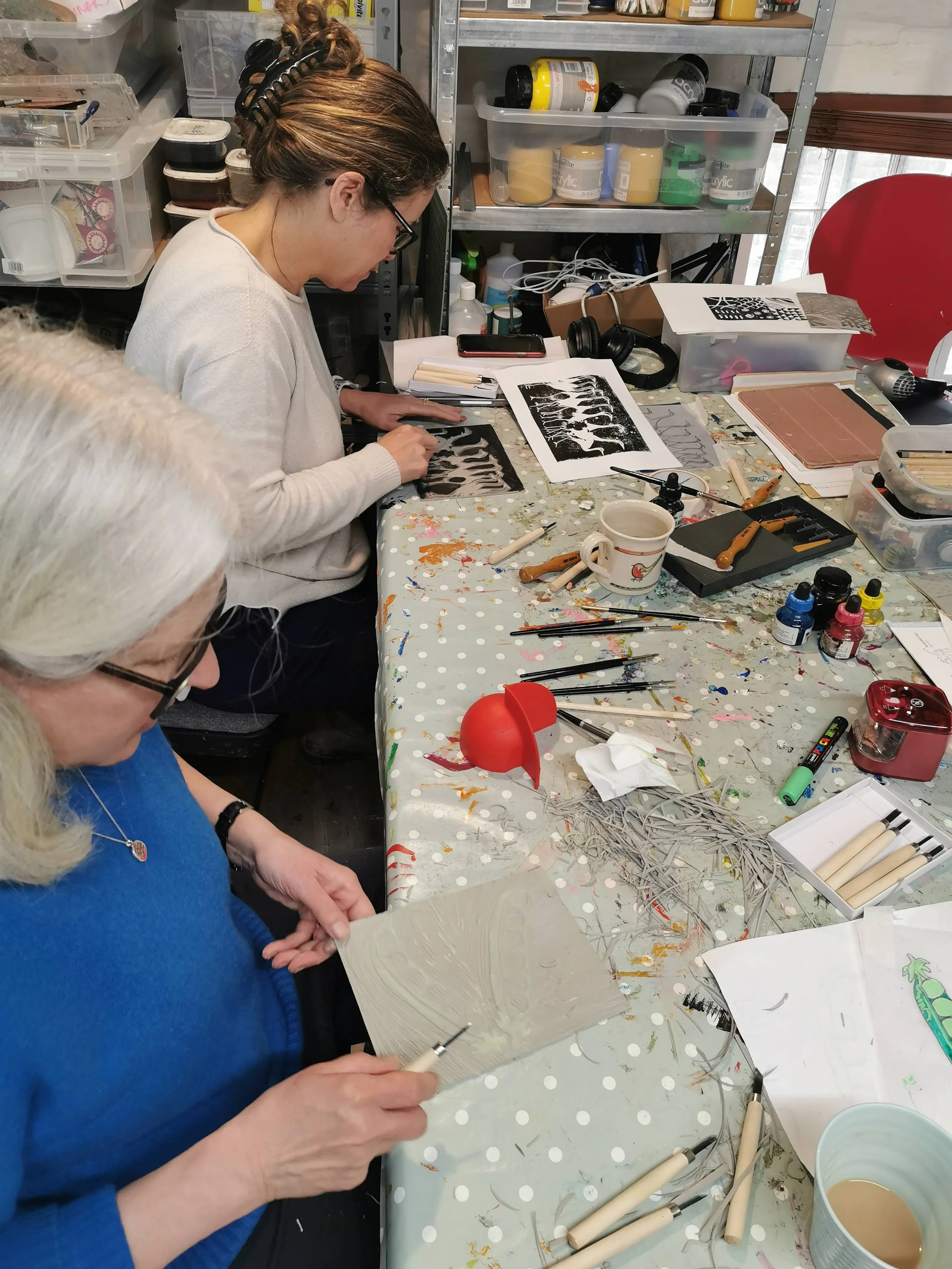 Lino printing 2 women.jpg