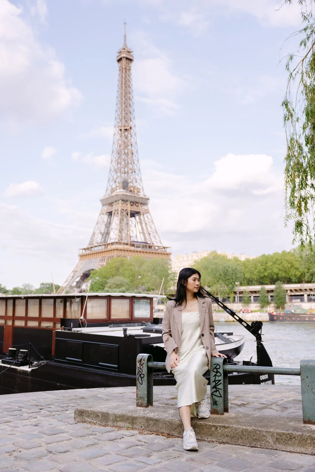 paris-pre-wedding-photoshoot-couple-photographer-00047.jpg