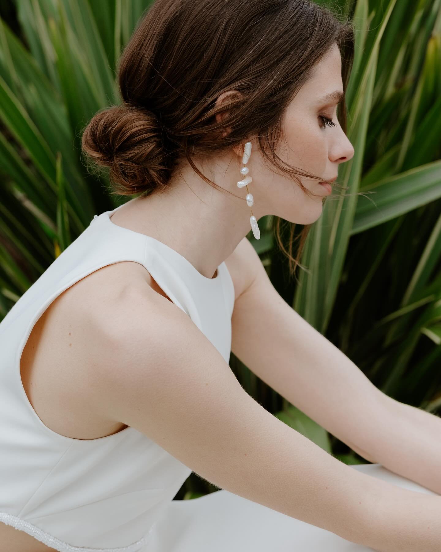 More of the stunning model @juliet_searle at the @transversal_workshop with @marioncophotography  as mentor. 

Venue : @chateaudebeaussais 
Model : @juliet_searle 
Wedding planner : @petits_points_de_tout 
Make up: @anj.makeup 
Hair: @pimpmyhairbyfan