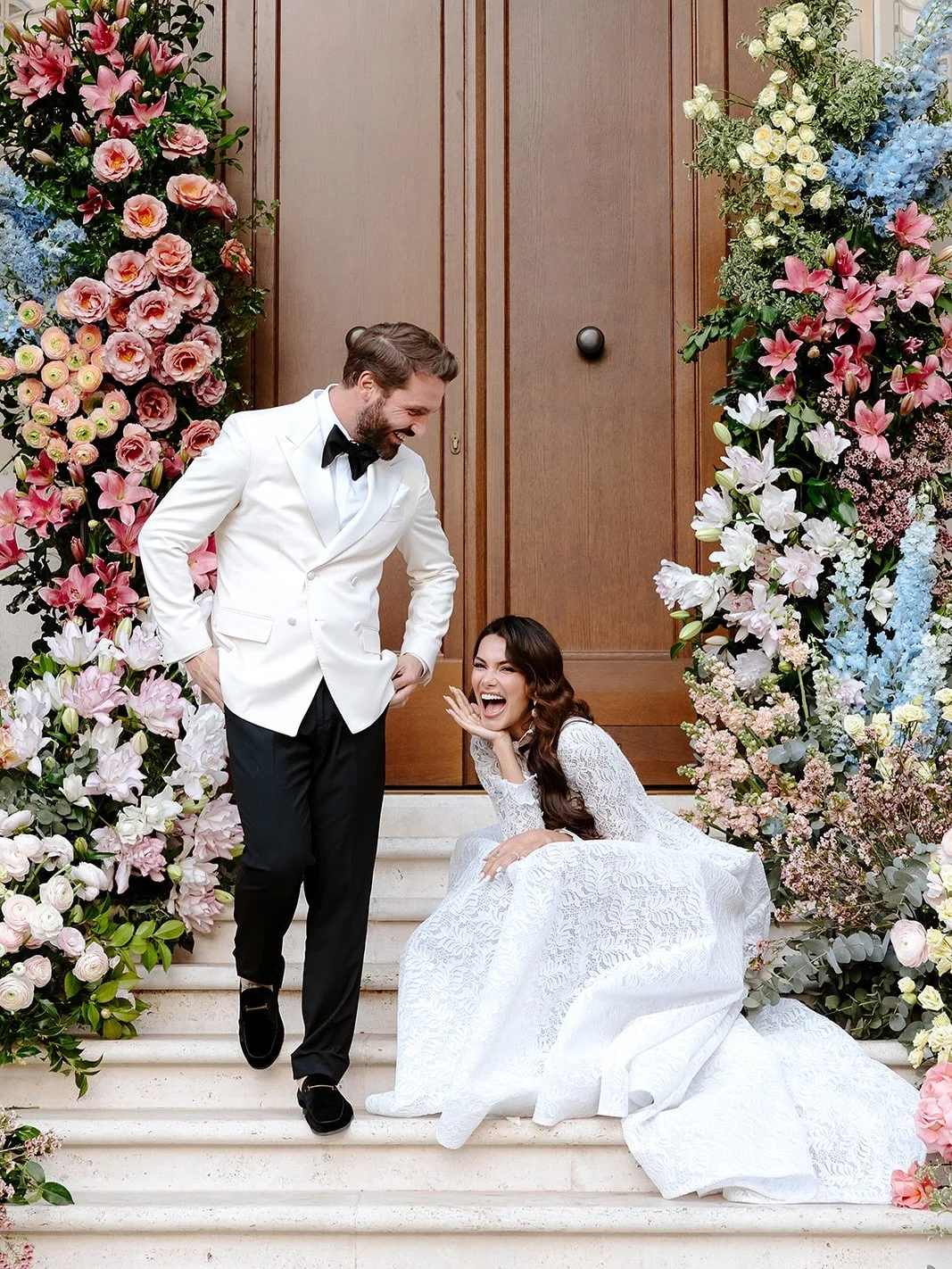 Getting married at Villa Clara means stepping into an enchanted world where heritage meets modernity. It&rsquo;s about embracing the contrasts of this unique place and living a truly one-of-a-kind experience.
For me, as a wedding photographer, it&rsq
