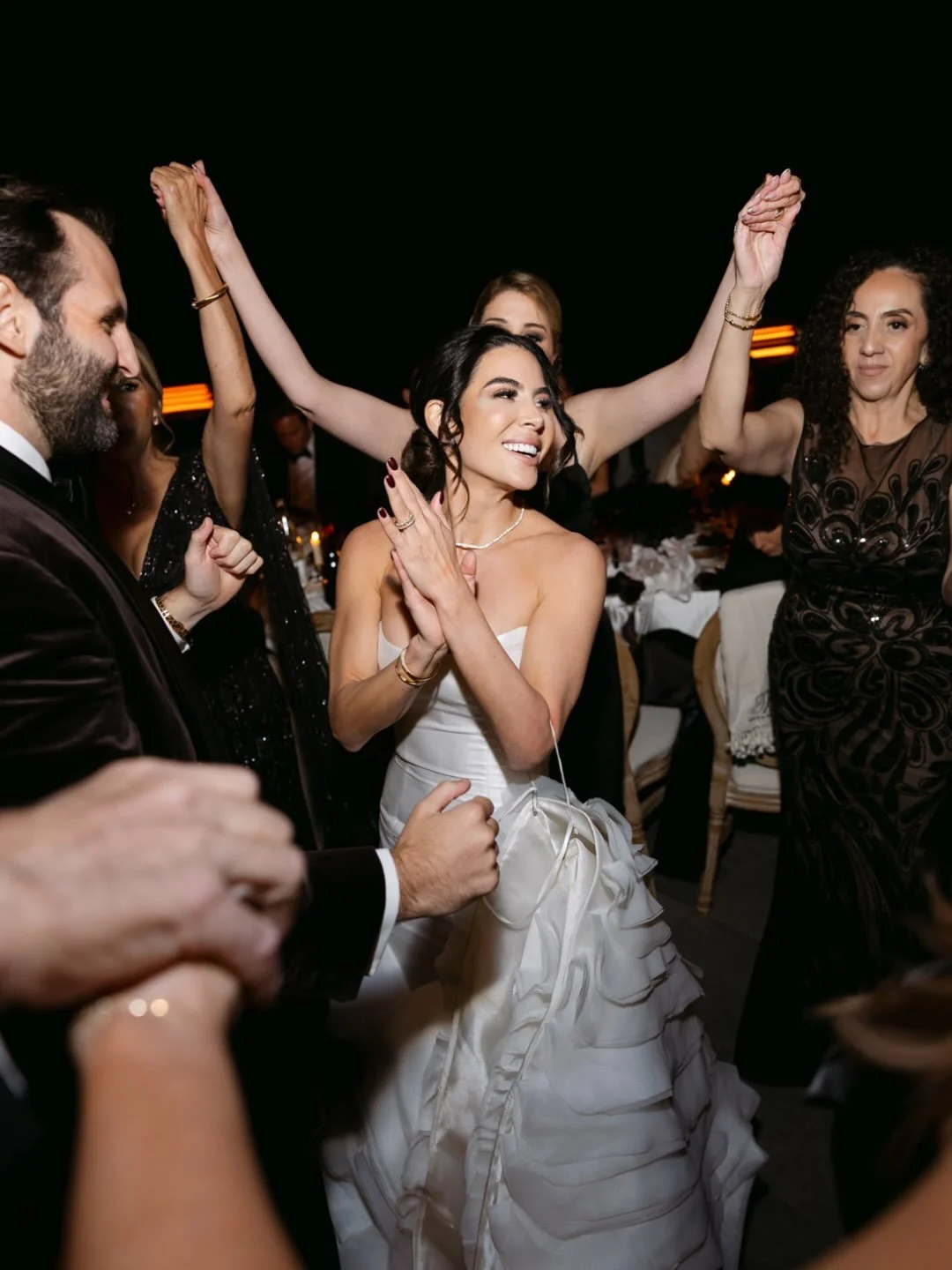 A winter wedding at Ch&acirc;teau de Bouff&eacute;mont, but make it a dark romantasy! What a night it was. Candlelit magic, great music, wonderful people, and plenty of champagne. 🥂

I had the pleasure of capturing this beautiful wedding as a second