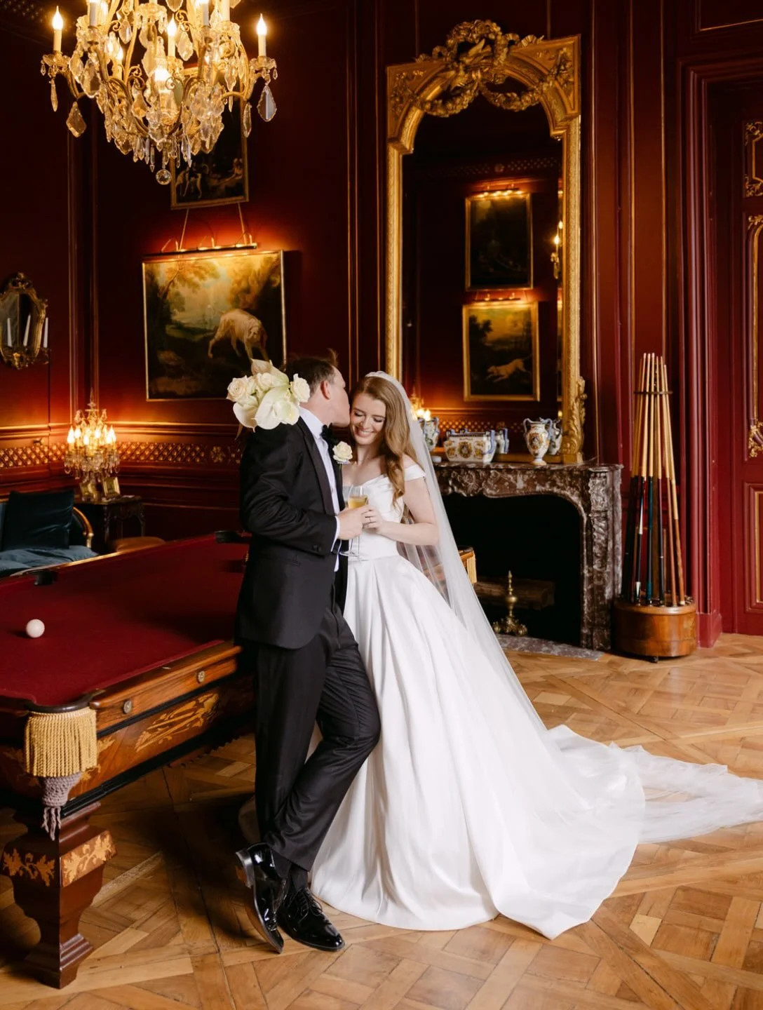 A glimpse of Kim &amp; Arty castle wedding at the stunning @chateaudugrandluce 🥂

I had the pleasure of capturing this beautiful wedding as a second photographer alongside @throughtheglassparis 

Photographer: @lagantweddings
Wedding planner @georgi