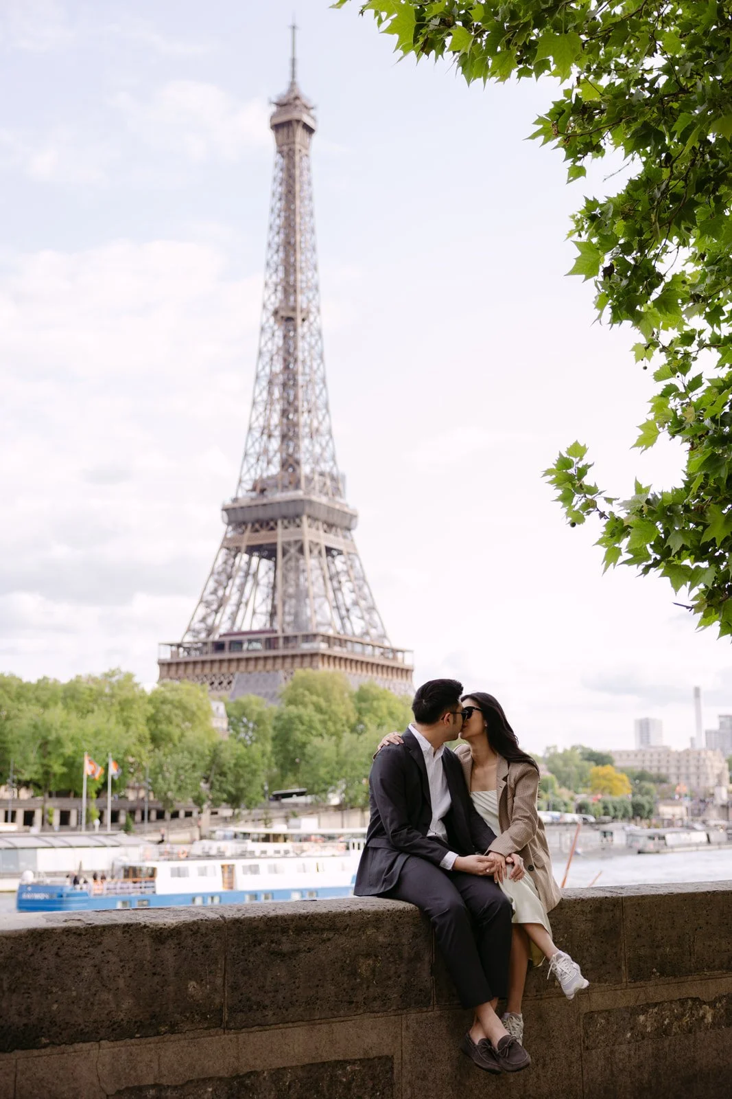 paris-pre-wedding-photoshoot-couple-photographer-00044.jpg