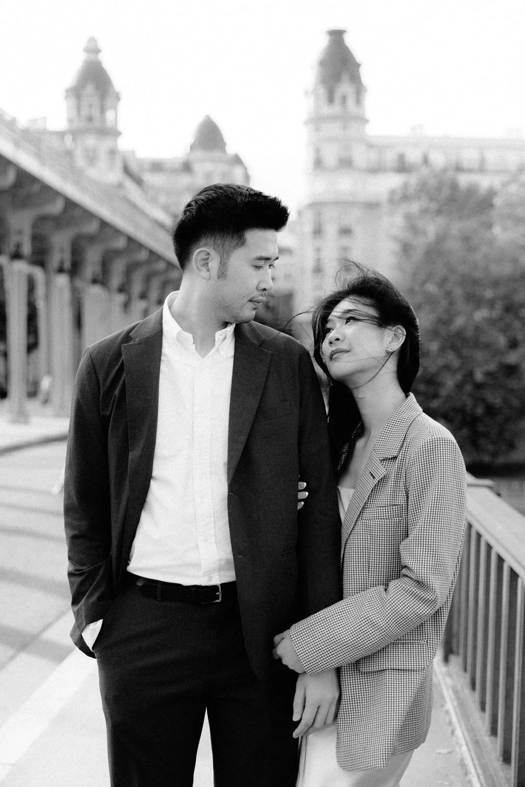 paris-pre-wedding-photoshoot-couple-photographer-00055.jpg