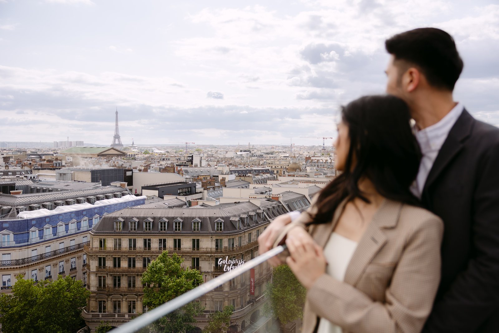 paris-pre-wedding-photoshoot-couple-photographer-00001.jpg