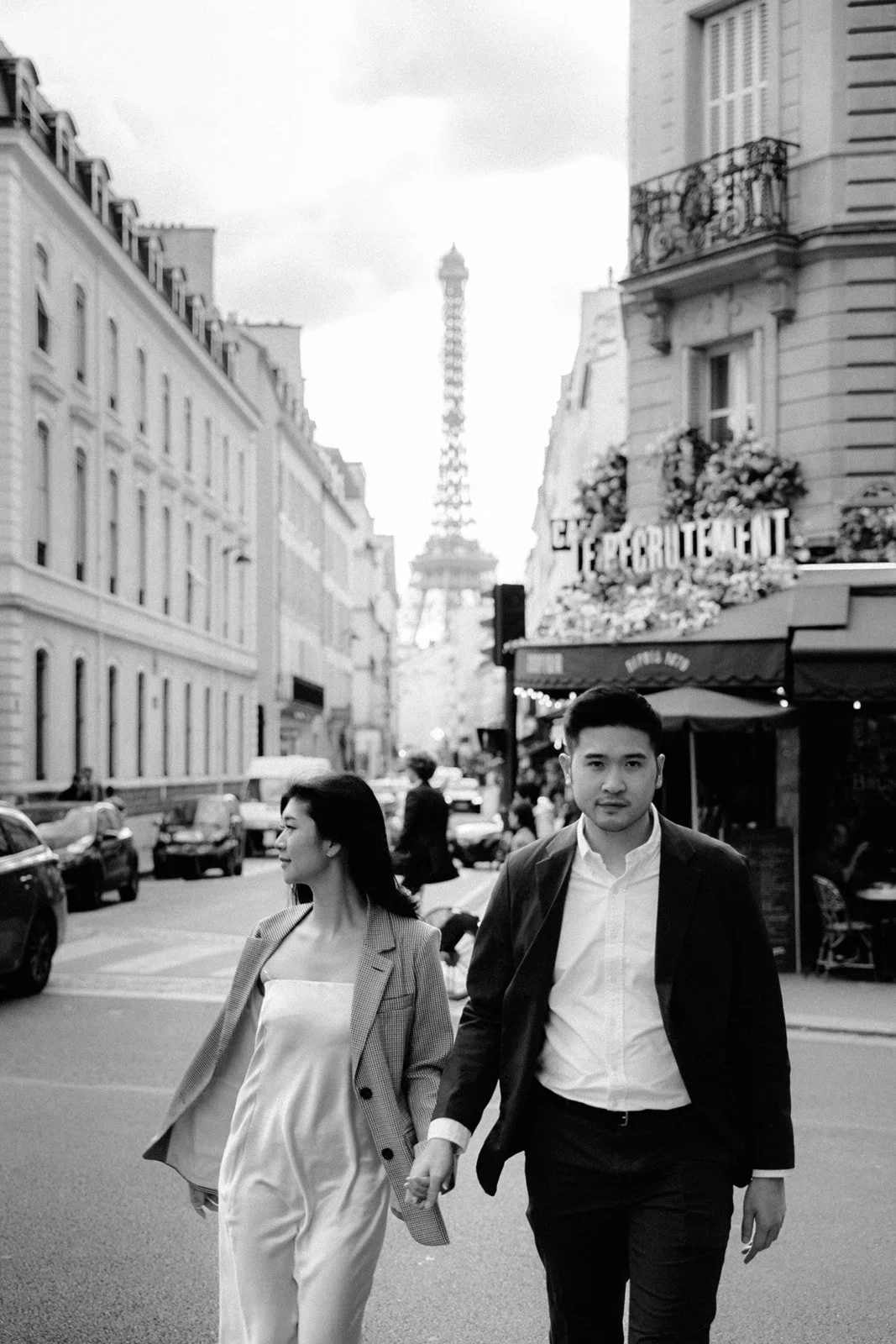 paris-pre-wedding-photoshoot-couple-photographer-00038.jpg