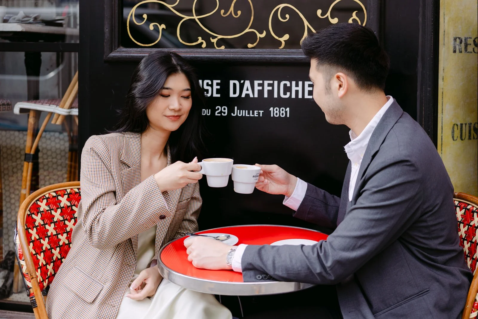 paris-pre-wedding-photoshoot-couple-photographer-00023.jpg