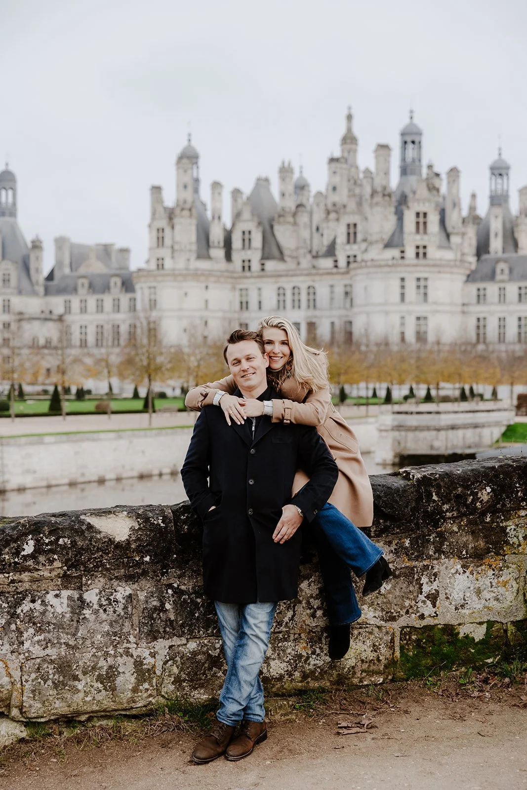 marriage-proposal-in-front-of-chateau-de-chambord-00001.jpg