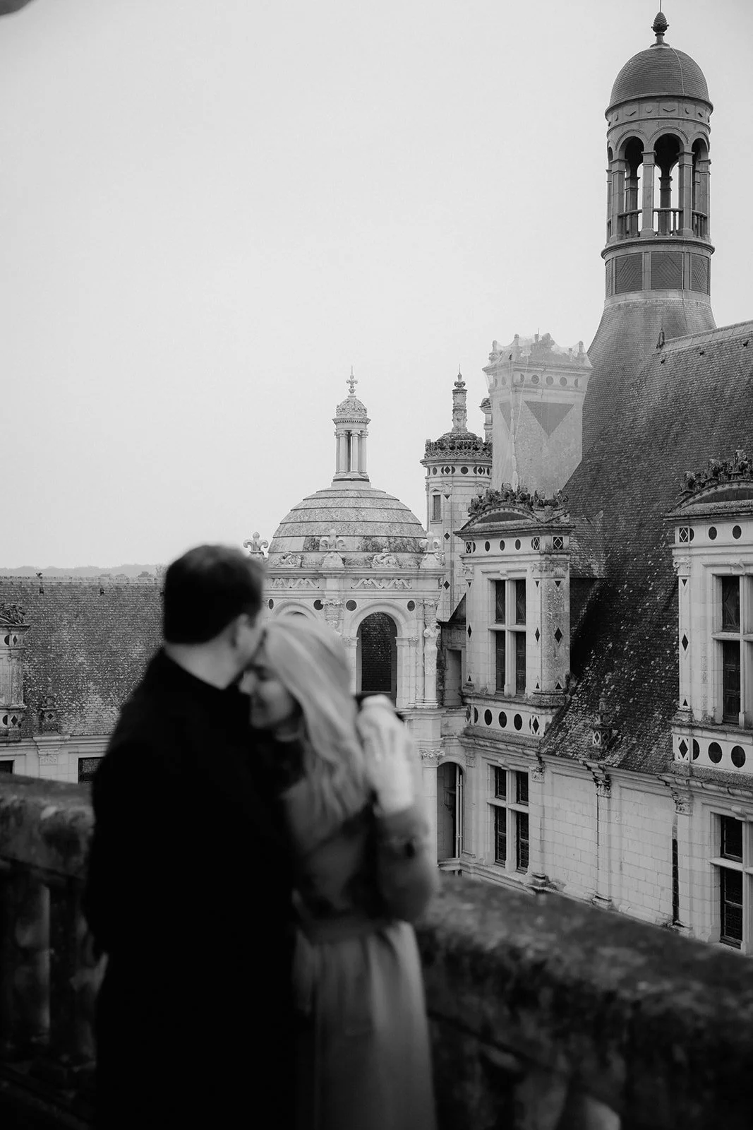 marriage-proposal-in-front-of-chateau-de-chambord-00032.jpg