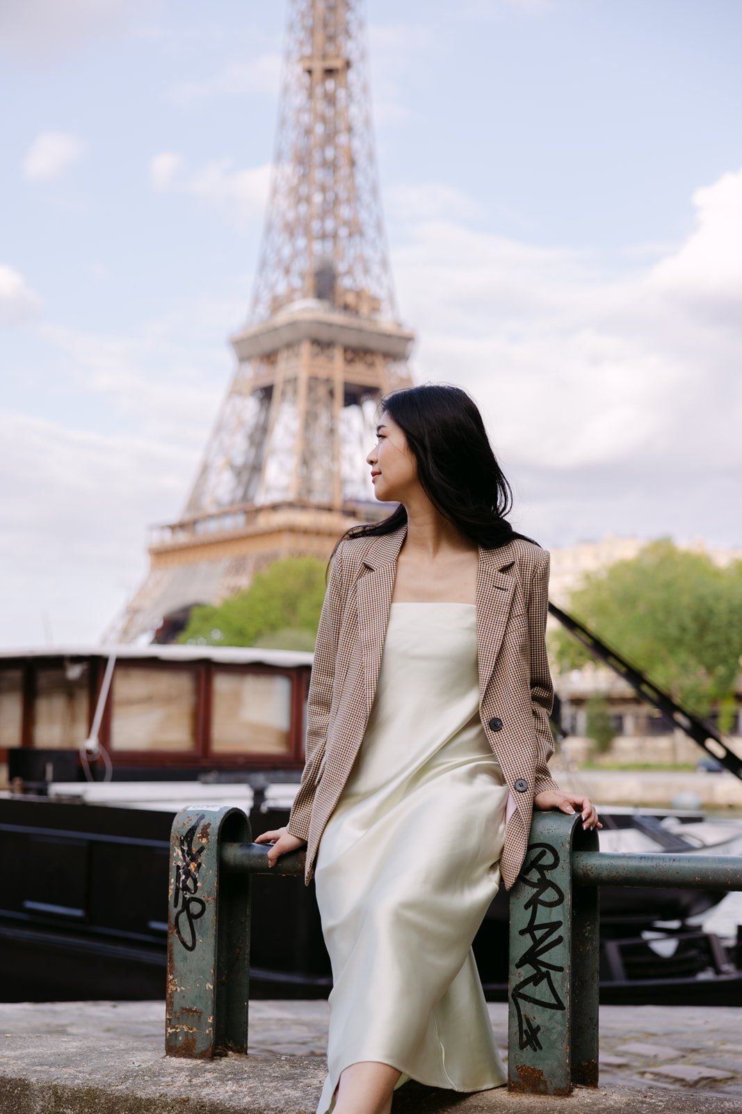 paris-pre-wedding-photoshoot-couple-photographer-00048.jpg
