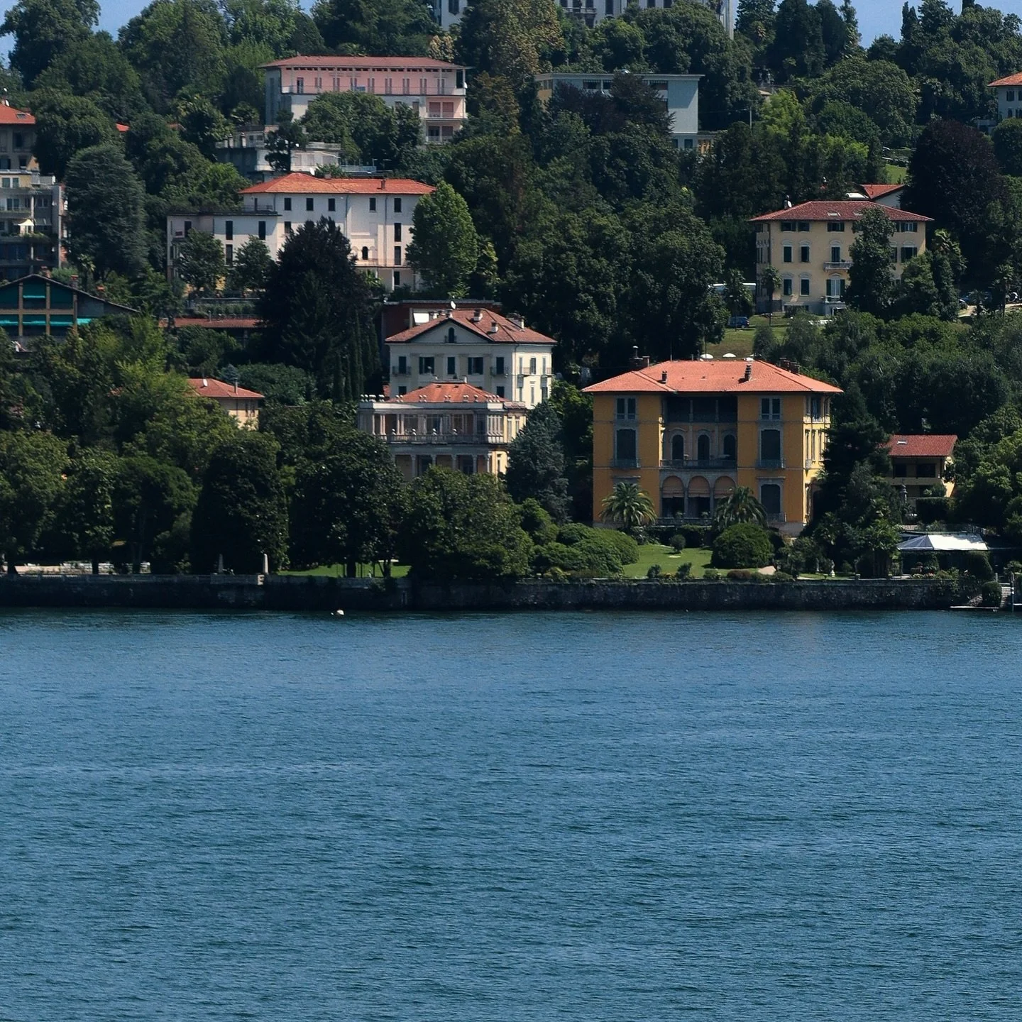 Dreaming of summer afternoons in Lake Maggiore ☁️
