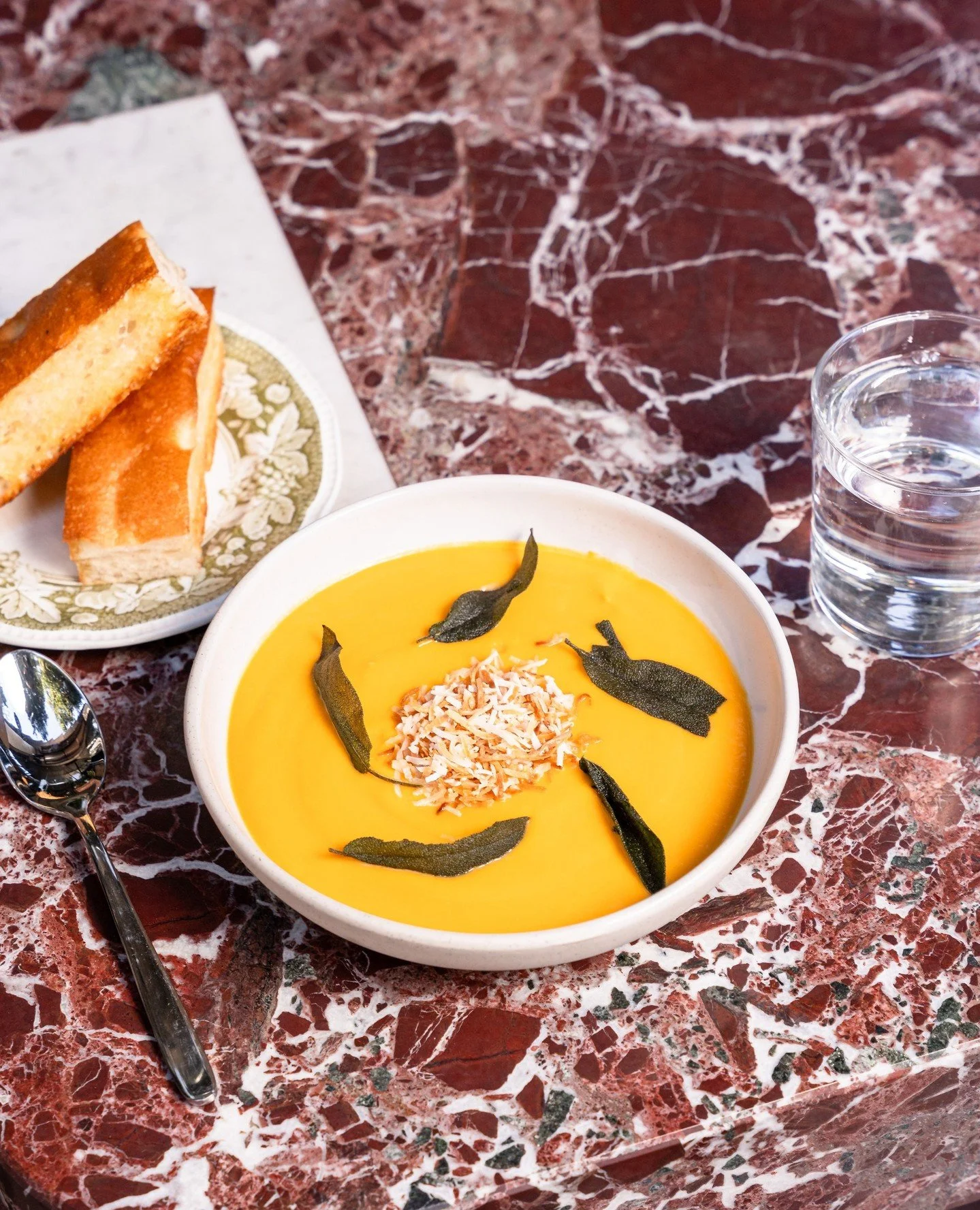 Warm up your taste buds this season! Our autumn/winter menu has officially arrived, and we&rsquo;re thrilled to feature our delicious soup of the week: Roasted Pumpkin, Coconut &amp; Leek, perfectly paired with fresh focaccia.