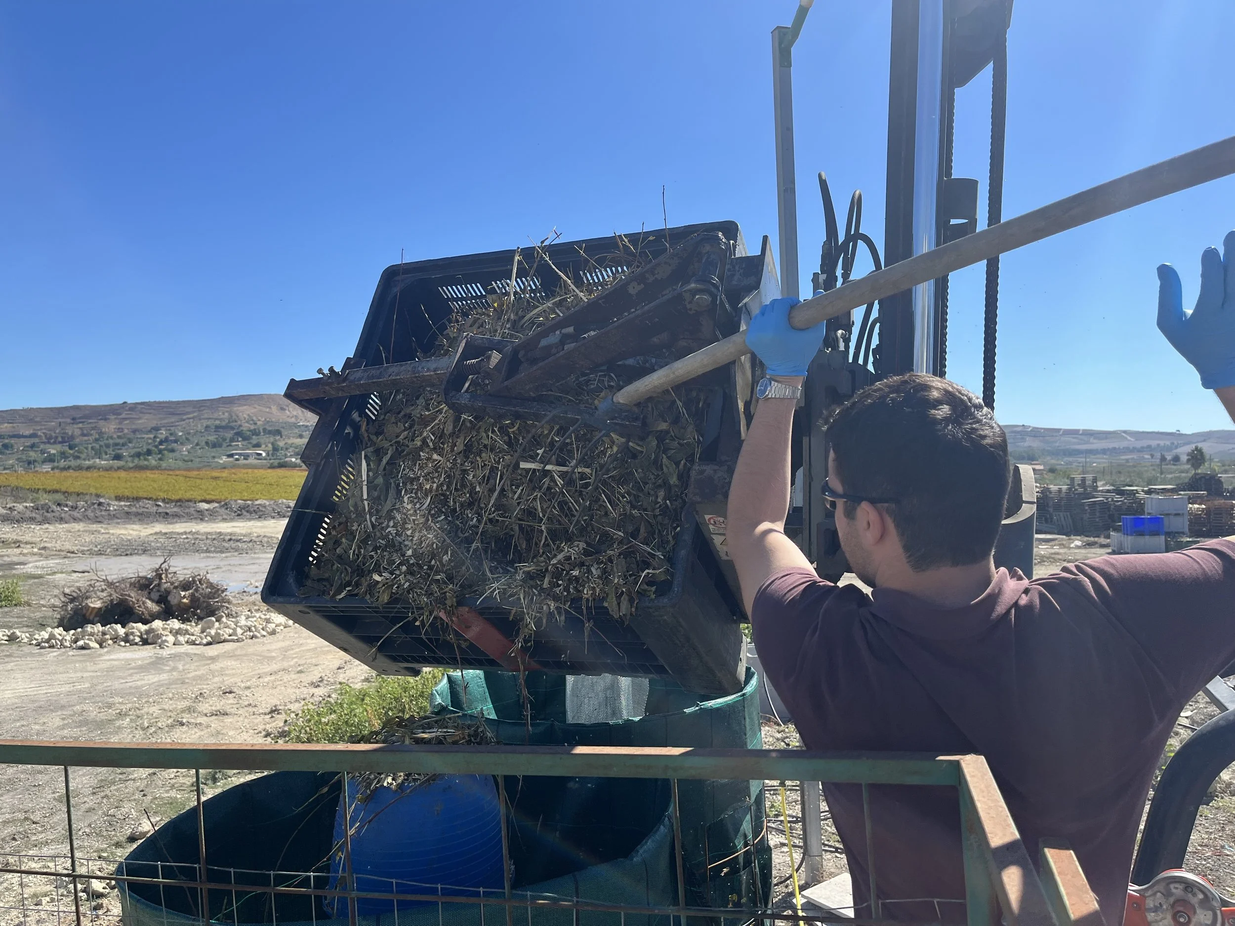 Small-scale composting tests in Sicily 