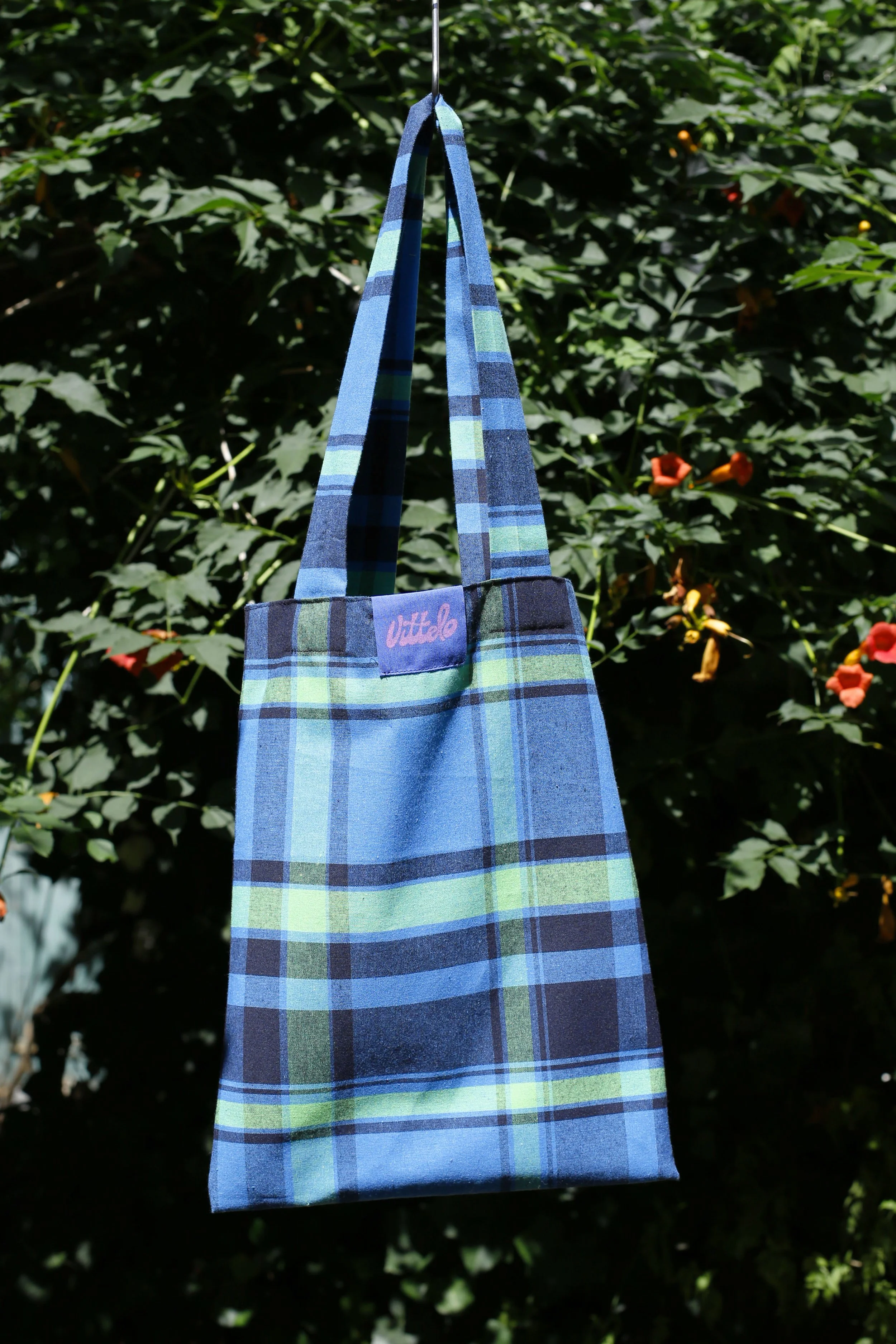 LE MINI TOTE MADRAS BLEU