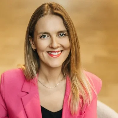 Edita Kemzūraitė sharing her testimonial for Bruno Morgante as a Keynote Speaker