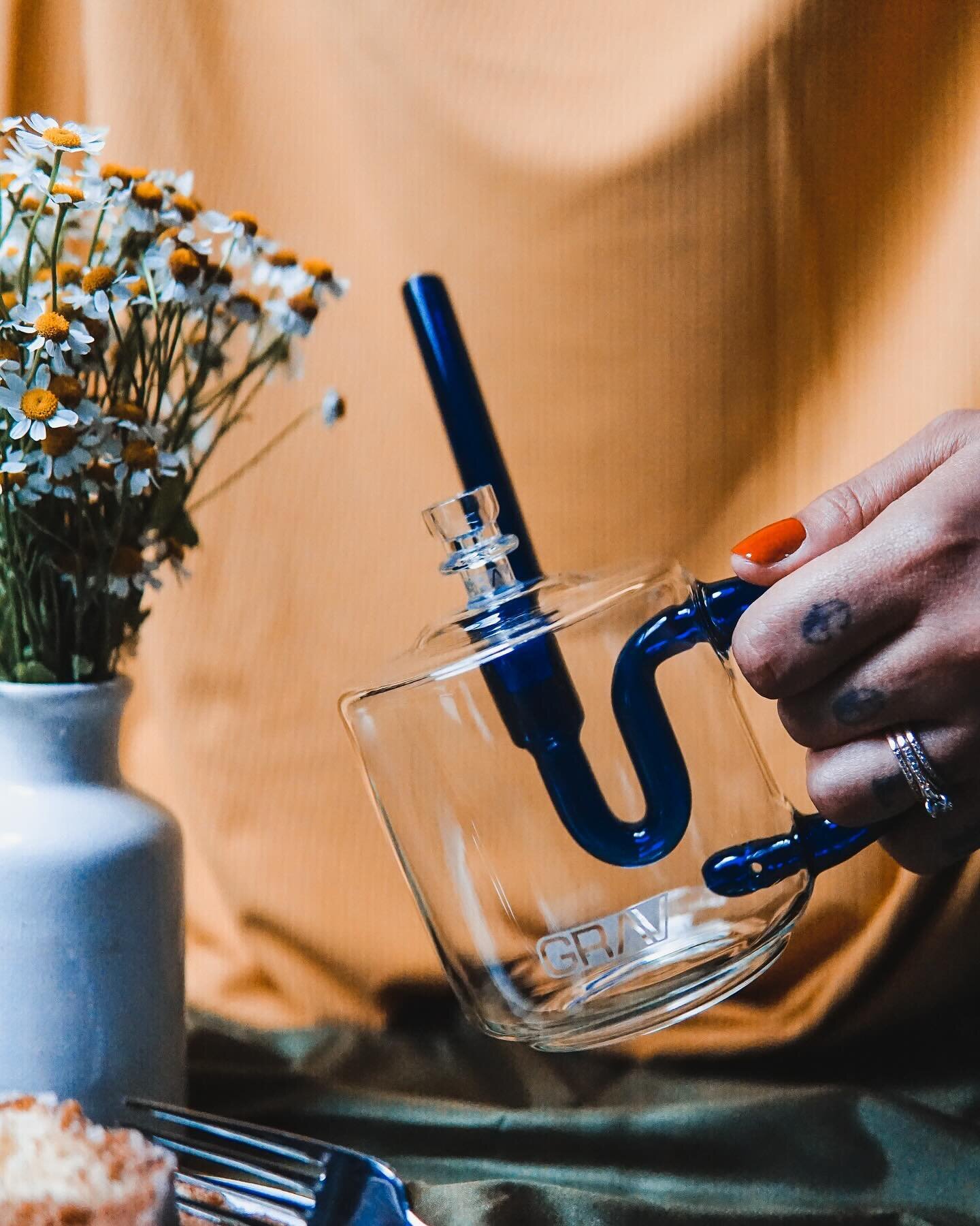 Nothing pairs better with breakfast than the GRAV Coffee Mug Bubbler.

ALL COLOURS NOW IN STOCK

Shop now via the link in our bio.

Photo by courtesy of @gravlabs

#bongs #pipes #vaporizers #grav #apollo #apollodispensary #australia