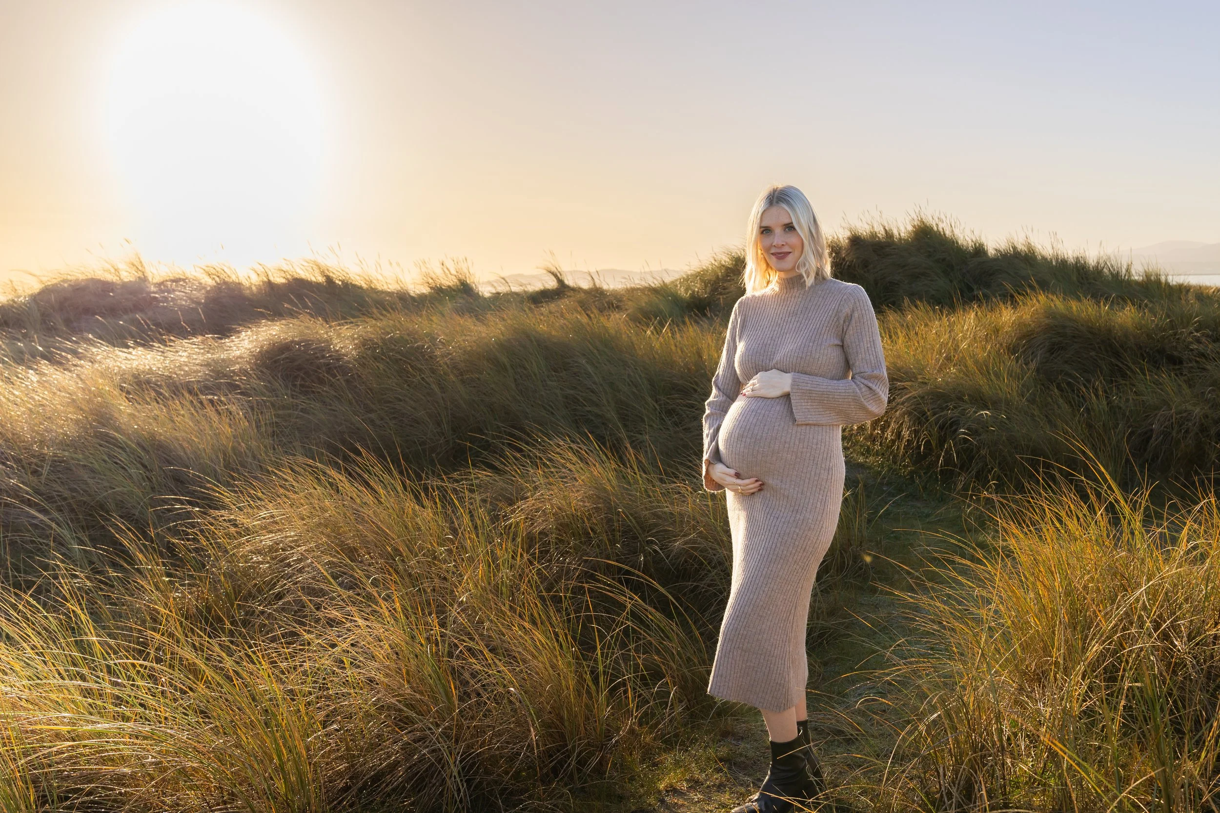 Maternity photoshoot in dublin beach
