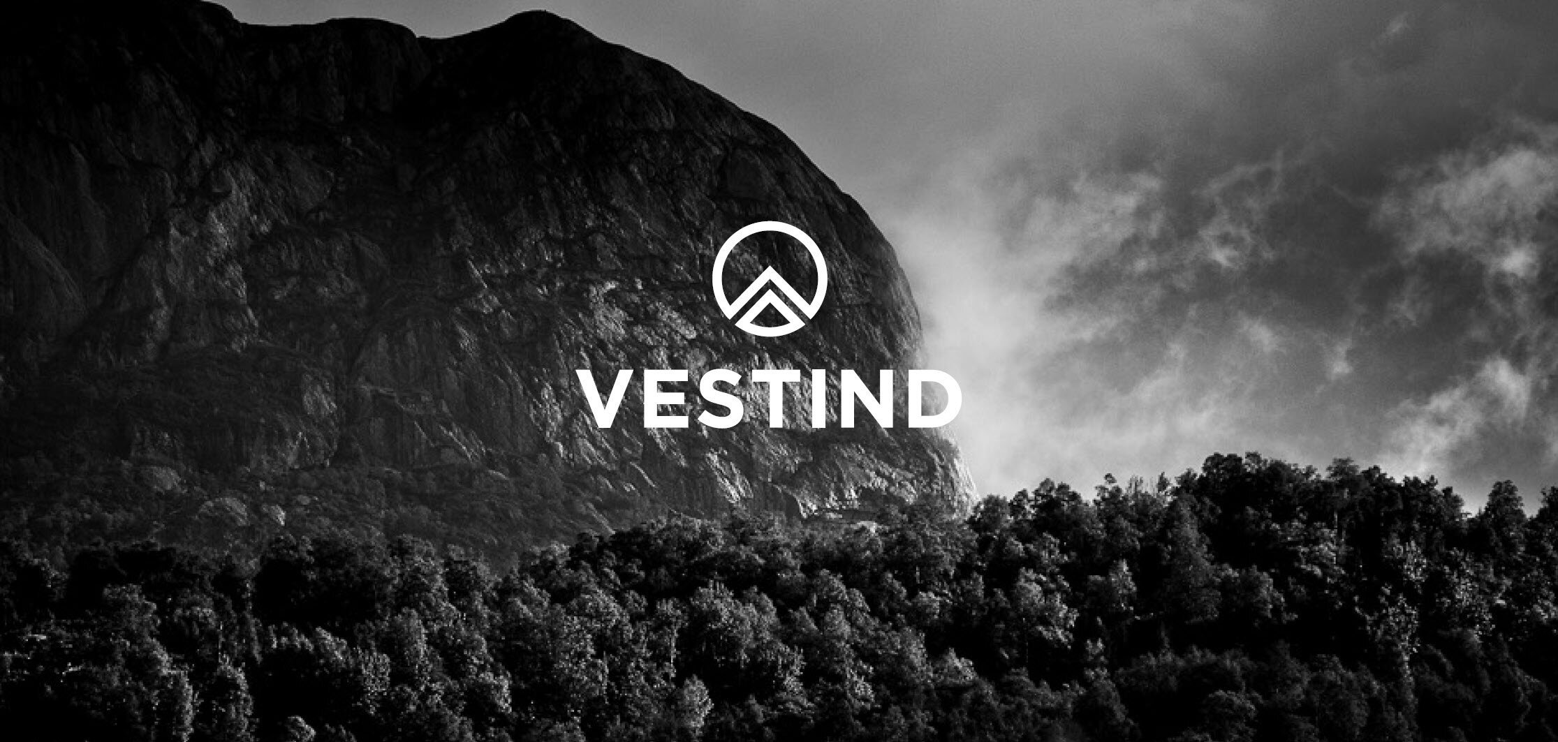 vestind-logo-fjell-i-bakgrunnen.jpg