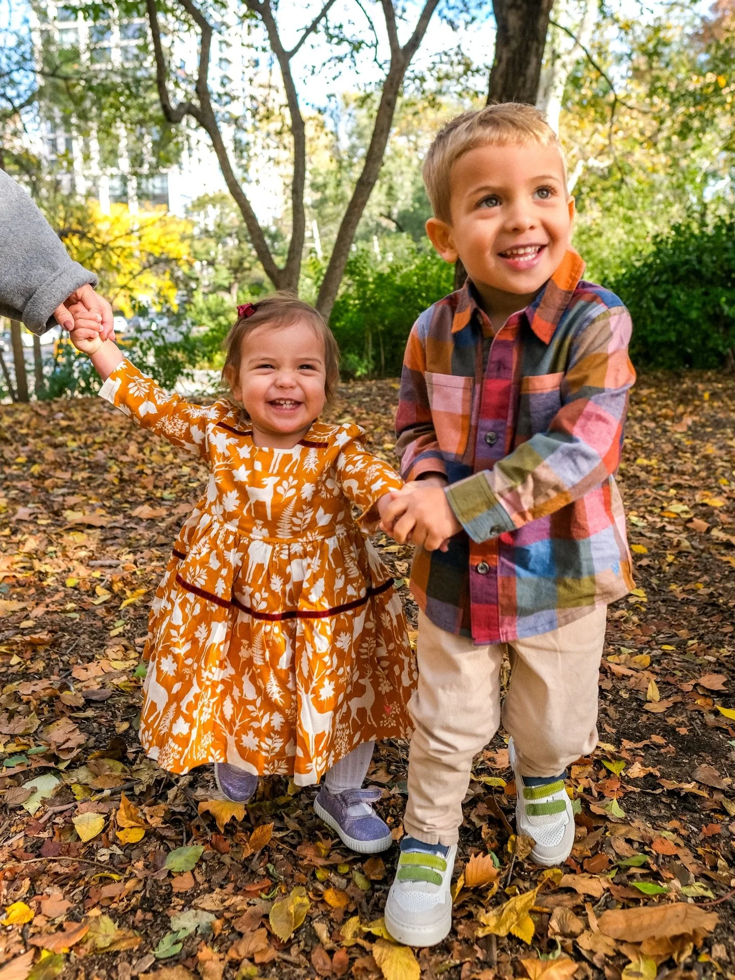 The ways I adore this family are endless. Just a sweet glimpse of how special they are. Also, their style is *chefs kiss*. 

Thank you for choosing me @crstar3 ! Love you guys! 🧡