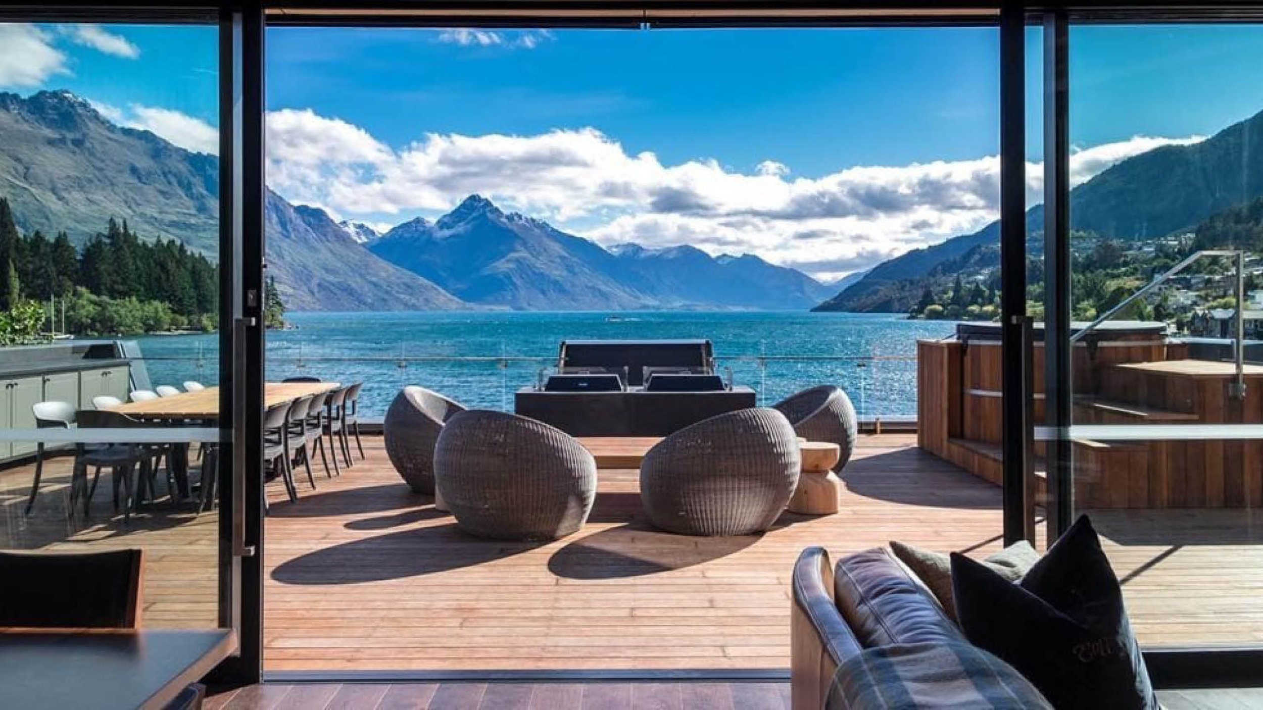 50-Best-New Zealand-4-Eichardts-Hotel-Penthouse.jpg