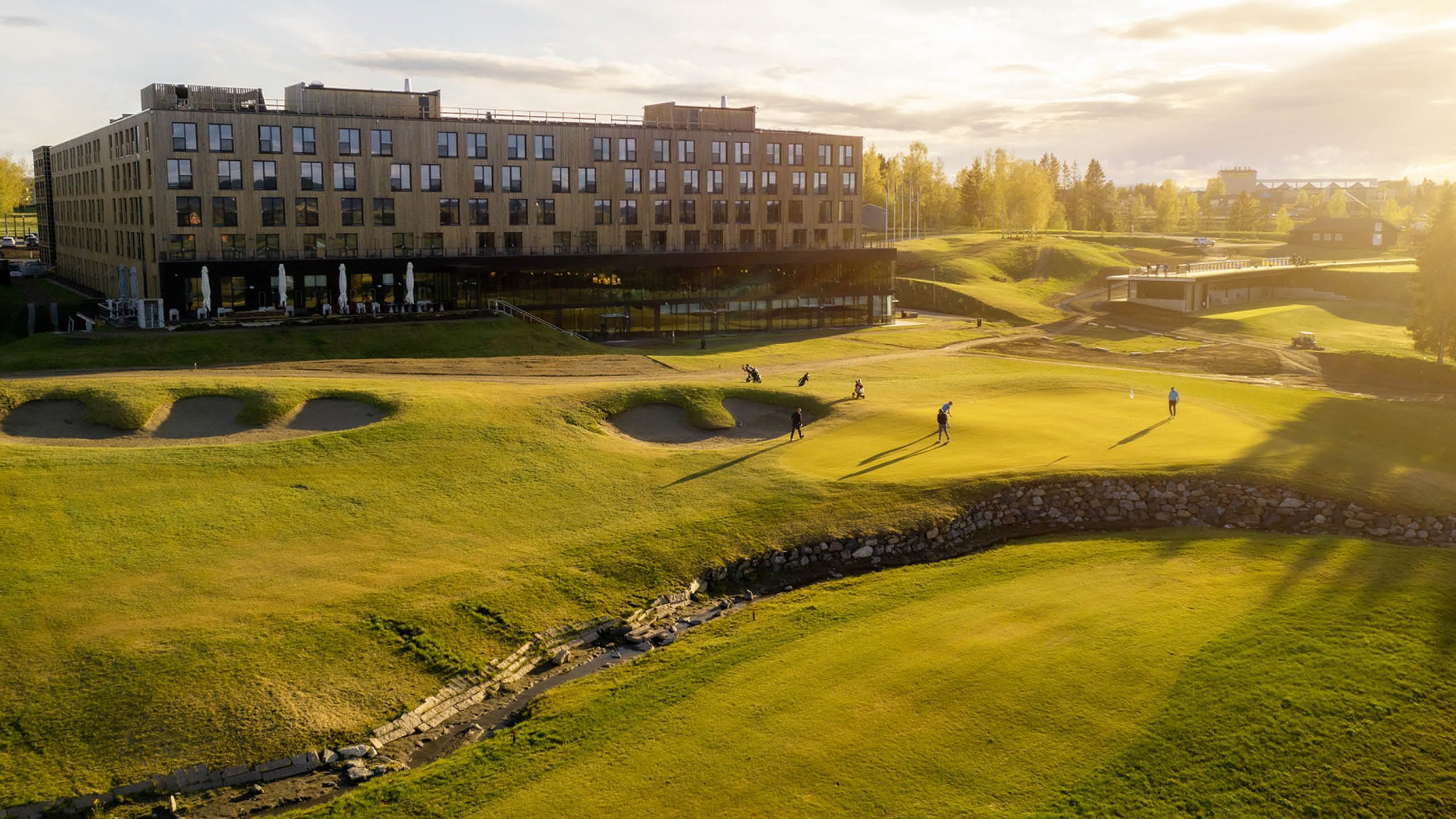 50-Best-Lofoten-Golf-4-Miklagard-hotel.jpg