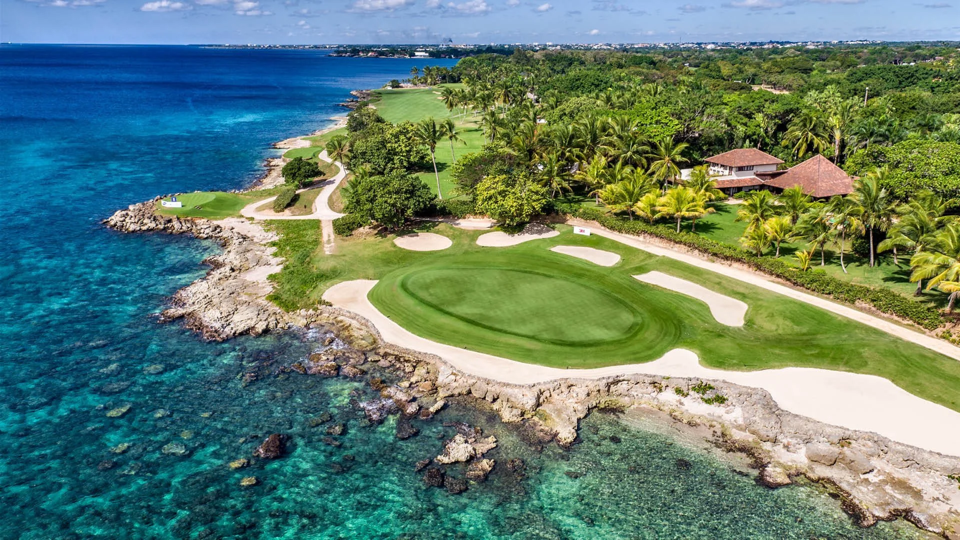 StayOne-DR-golf-3.jpg
