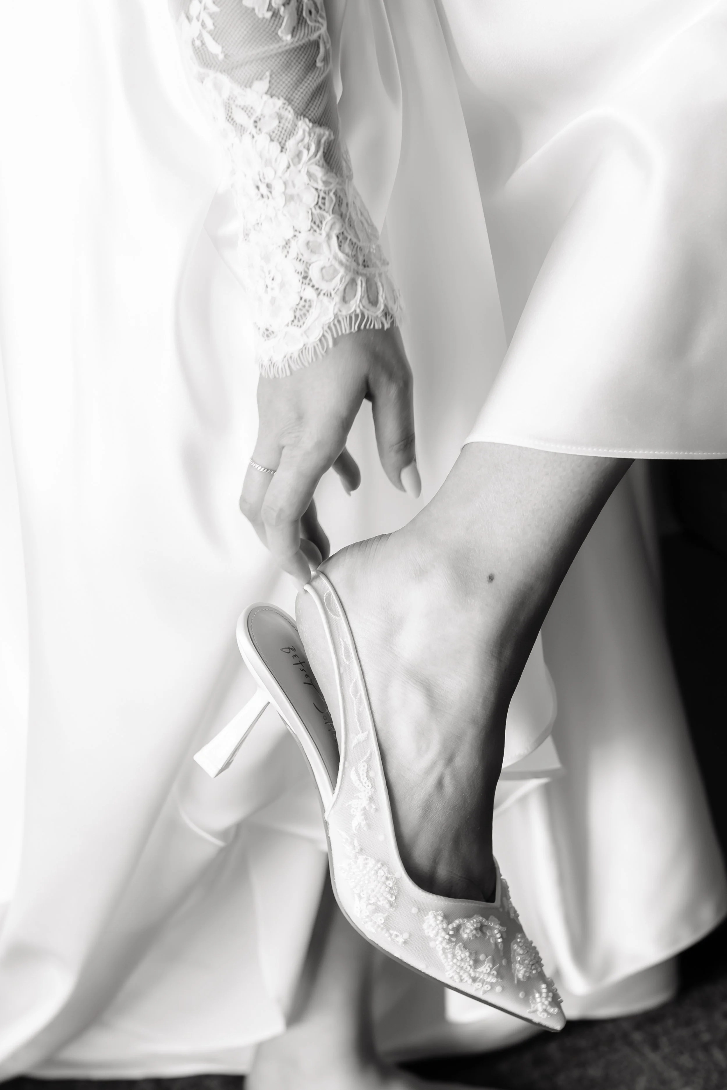 BreezyBPhoto-Godfrey-Wedding-123.jpg